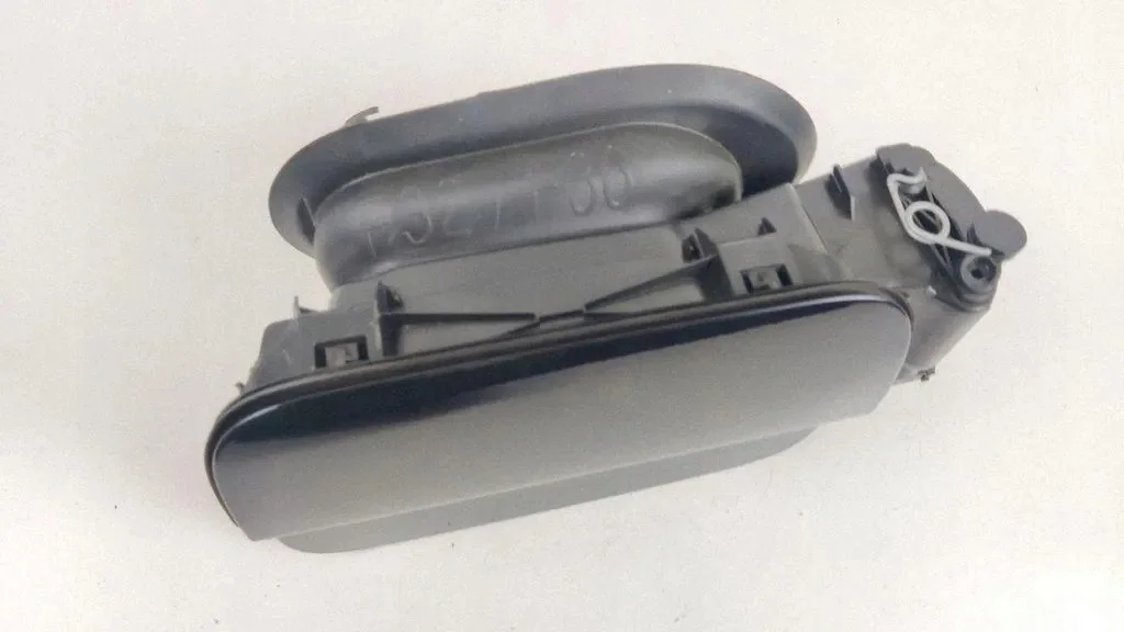 Polttoainetankin luukku BMW 4 Coupe F32