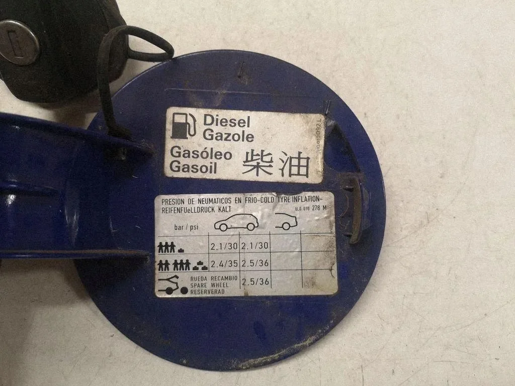 Polttoaineluukun kansi SEAT IBIZA III 6L6809905G