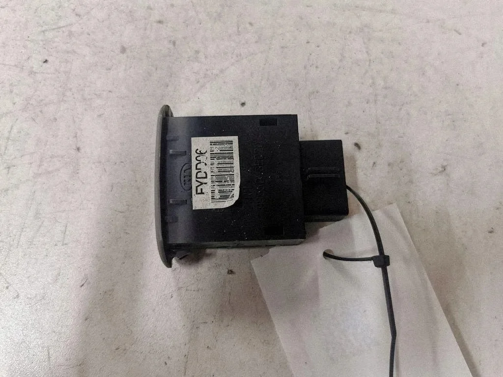Câble ouverture trappe carburant KIA SORENTO I image 4