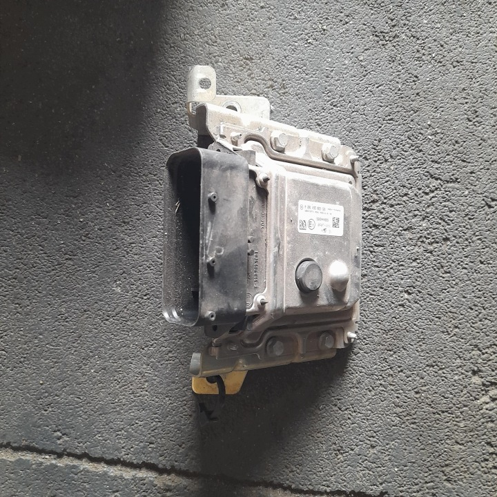 AdBlue-pumpun ohjainyksikkö Iveco Daily VI Euro 6 5802440689