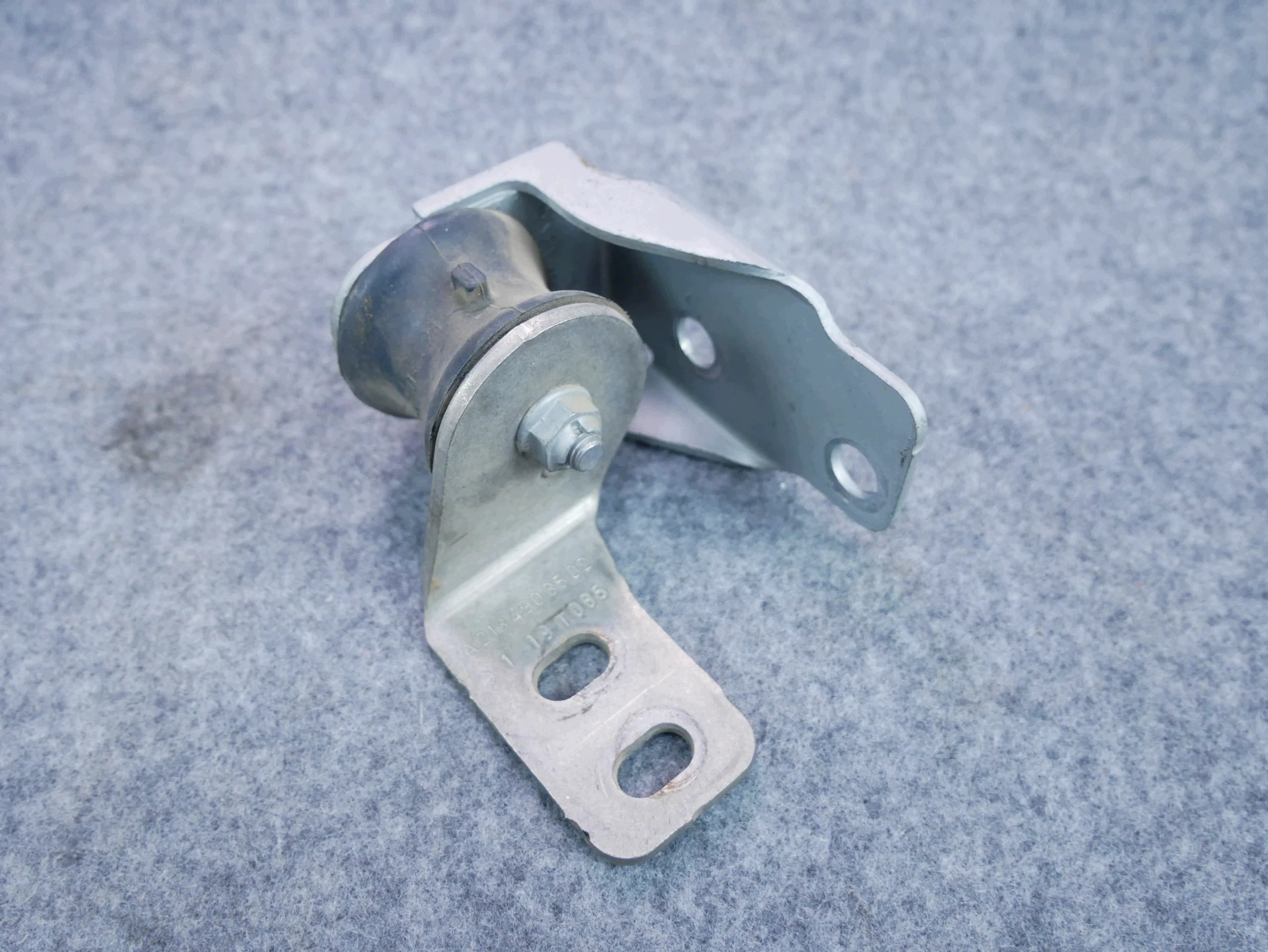 Auspuffhalterung Mercedes C300 W205 A2134903502