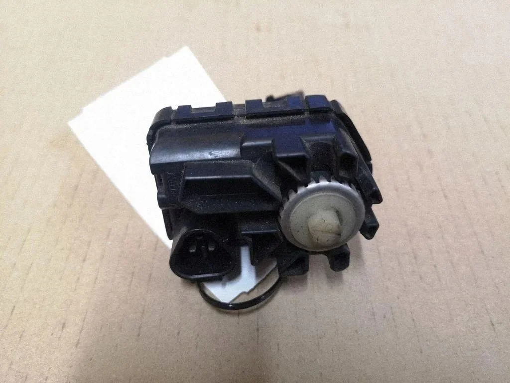 Moteur réglage phare Mazda 6 GH 08C1201608
