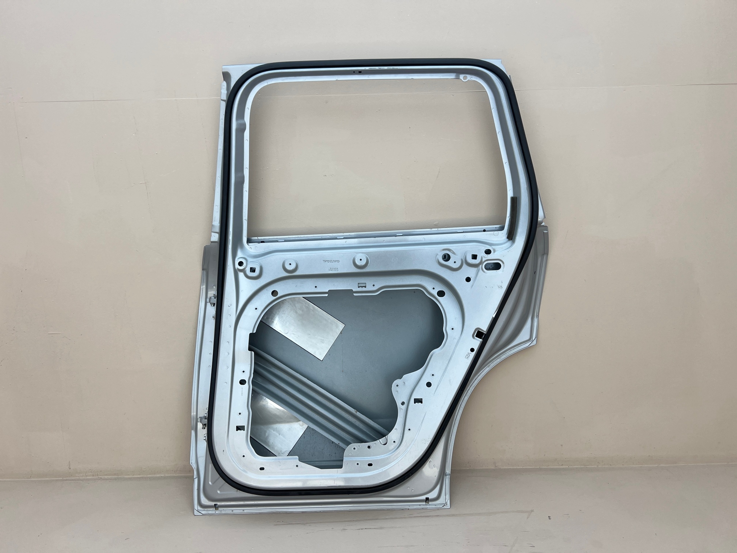 VOLVO XC90 2 II 2014- Puerta trasera derecha lado derecho image 9