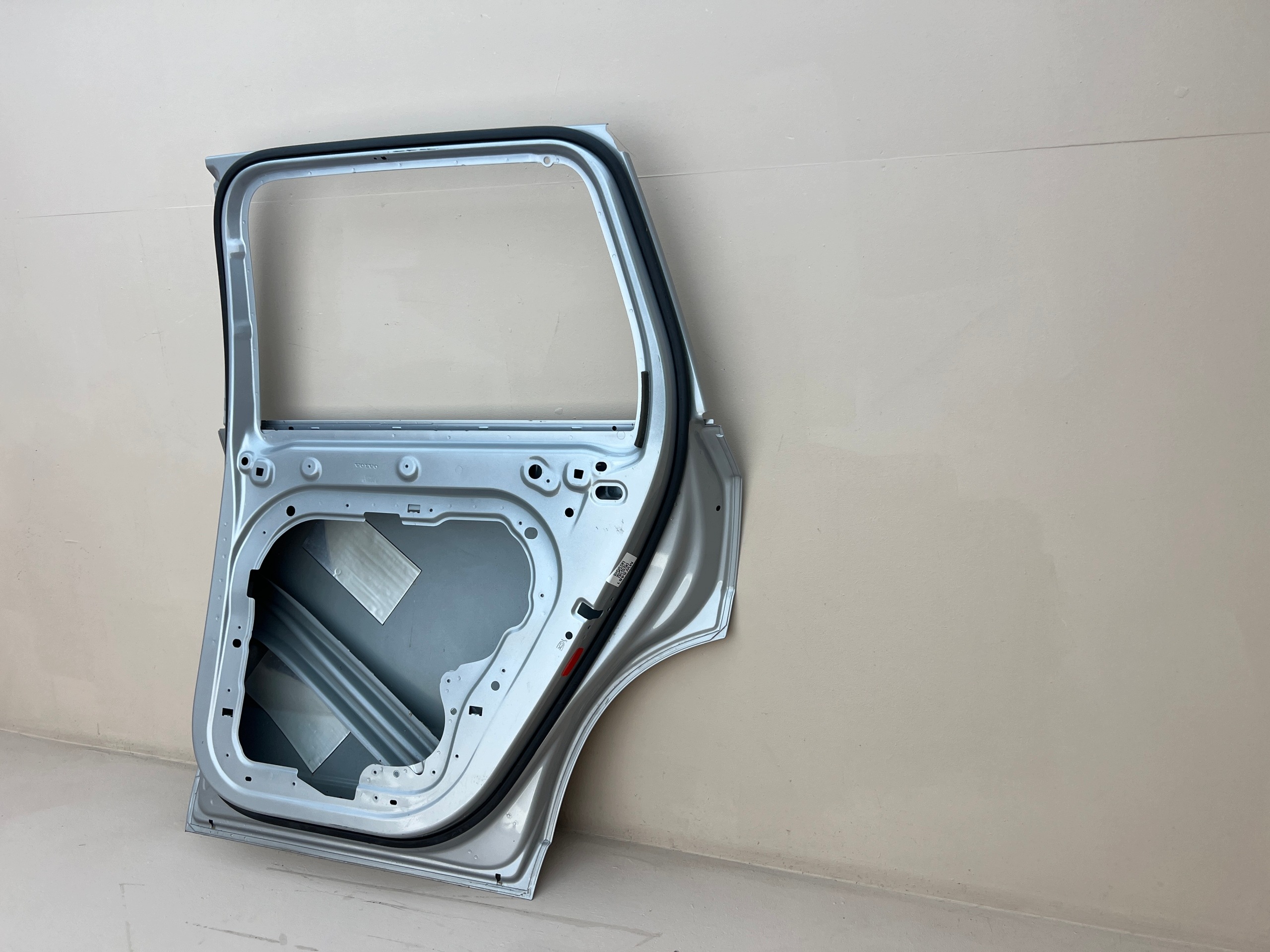 VOLVO XC90 2 II 2014- Puerta trasera derecha lado derecho image 10