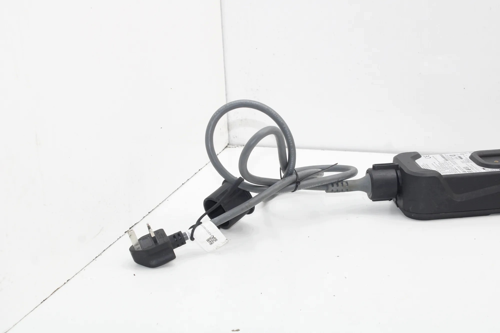 BMW 3 (G20, G28) Battery Charging Cable