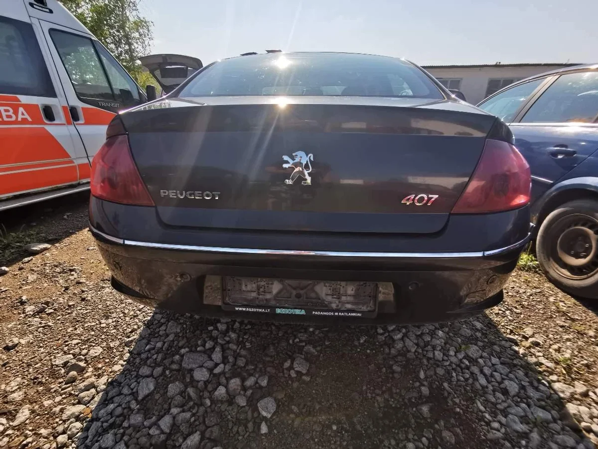 Peugeot 407 Ansaugkrümmerabdeckung 9651392380 image 8
