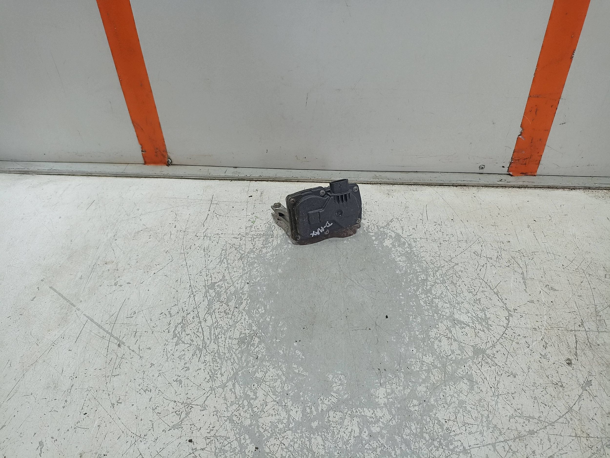 Isuzu D-Max III Stellmotor Abgasklappe 8975340190 image 2