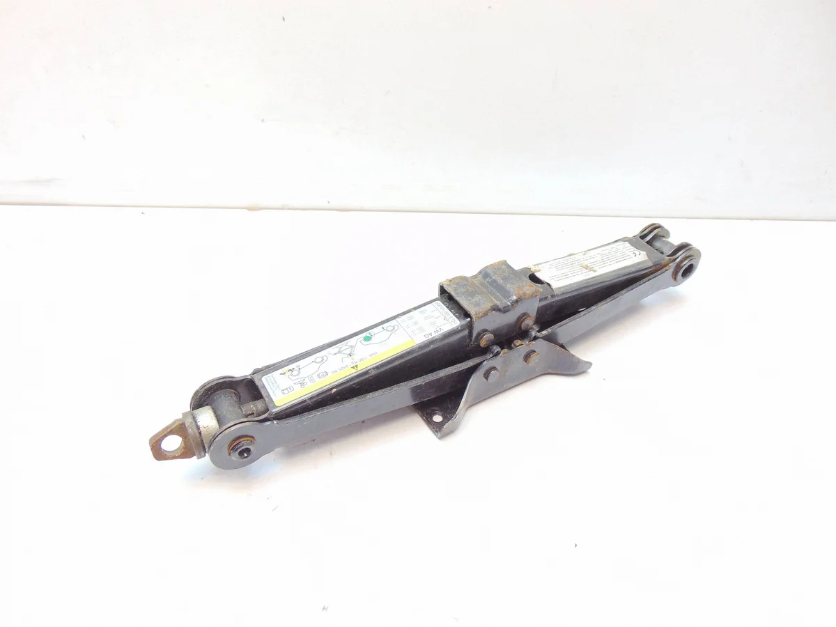Cric pour Audi A3 8V VW Golf VII