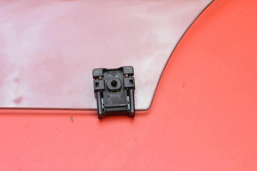 Peugeot Partner 3 Left Front Side Window Used image 3