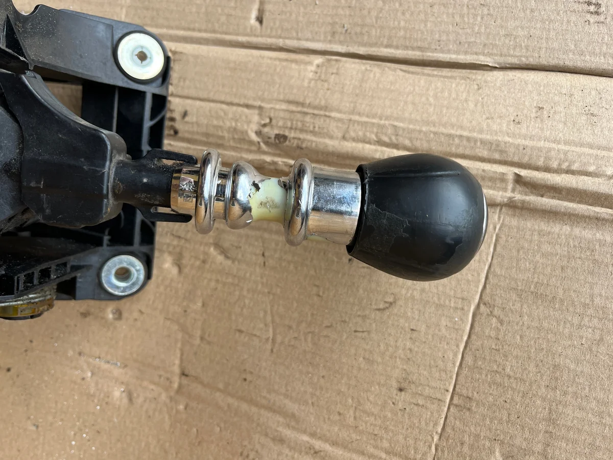 Vaihteenvalitsimen nuppi Ford Galaxy Mk2