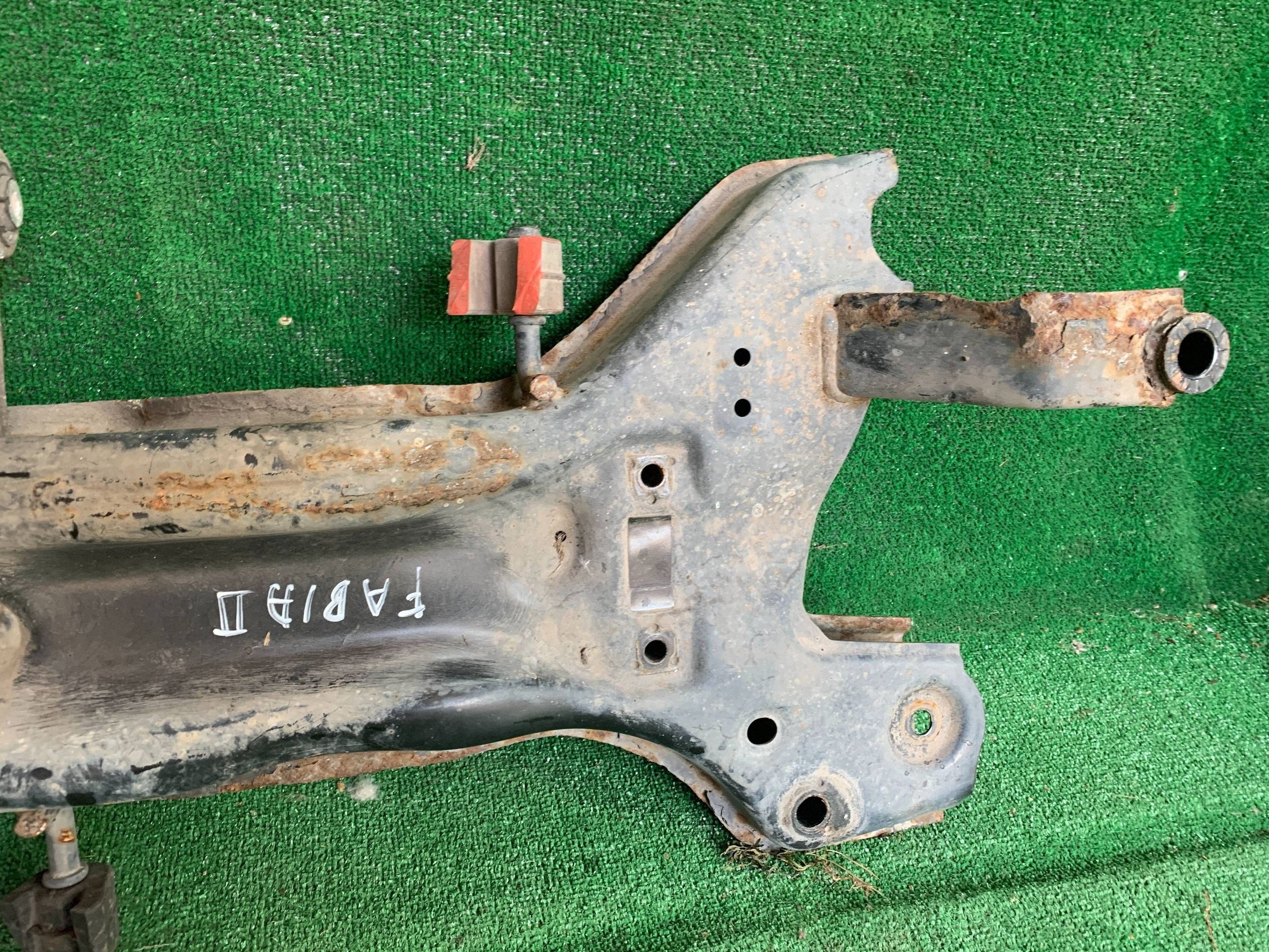 Frontbalk Släde Skoda Fabia II 5J, VW Polo 6R image 3