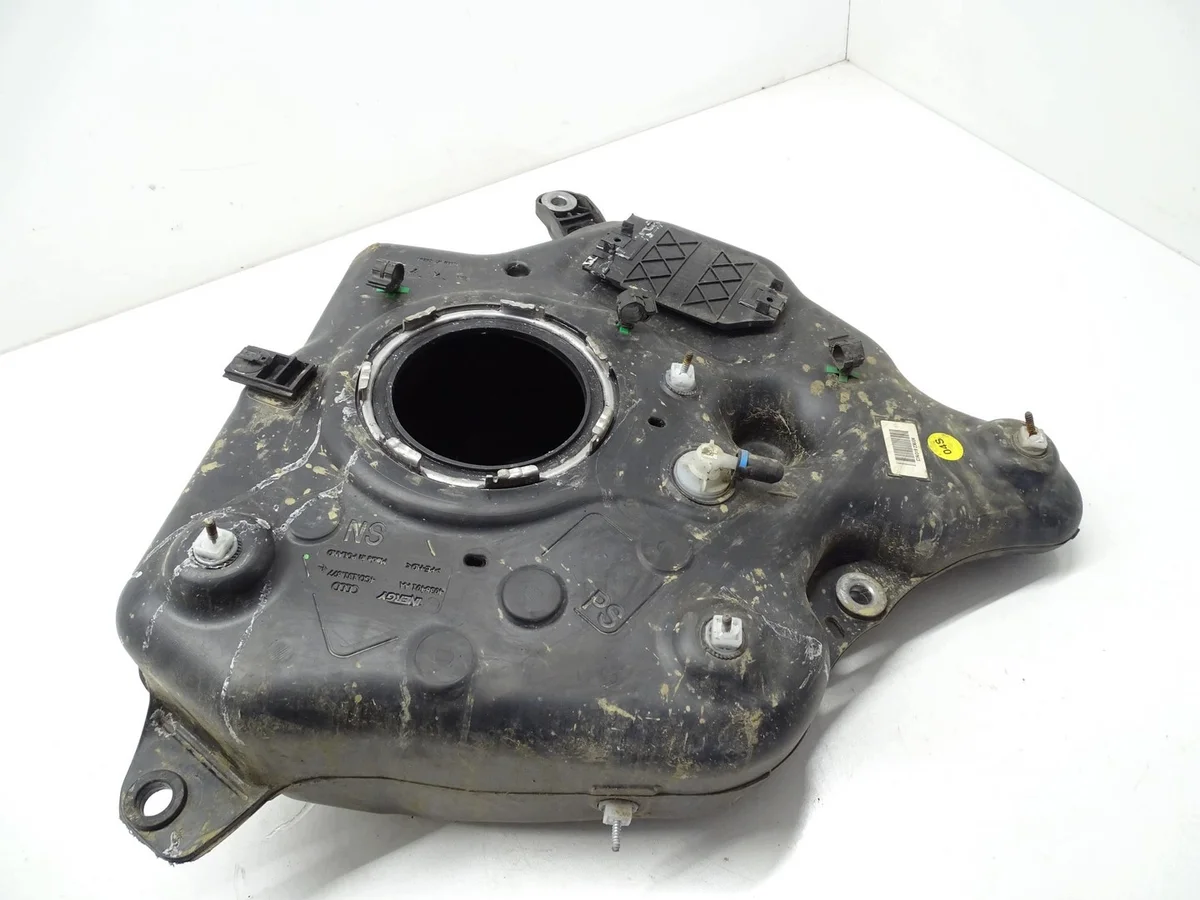 AdBlue tank Audi A6 C7 4G0131877 image 4