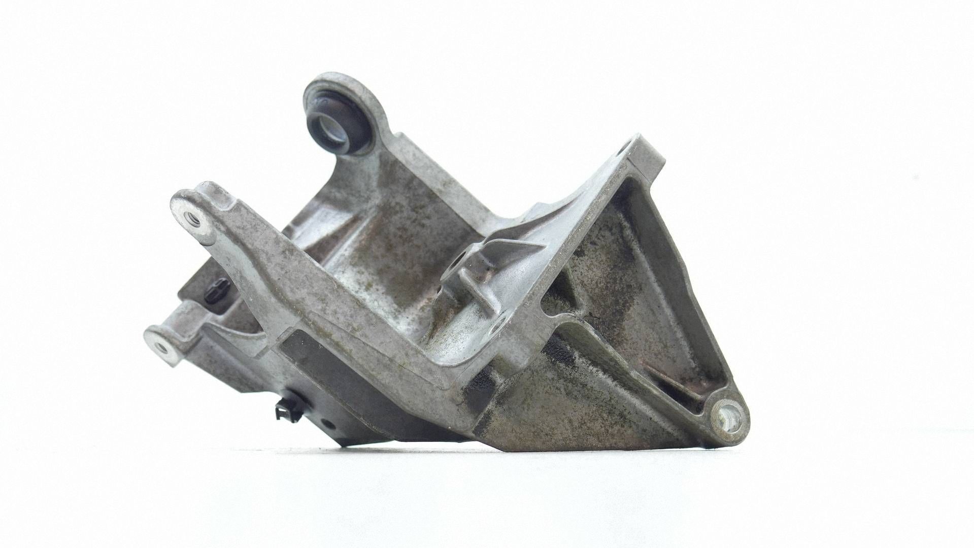 Soporte de motor Mercedes W166 A2762341439 image 3