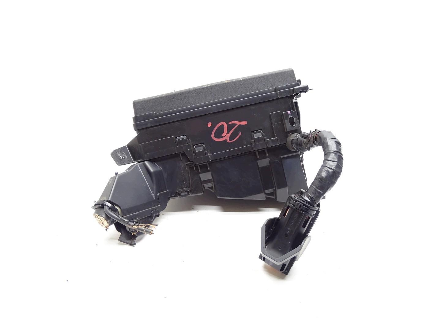 Caja Fusibles Toyota Auris II 82662-02410 image 3