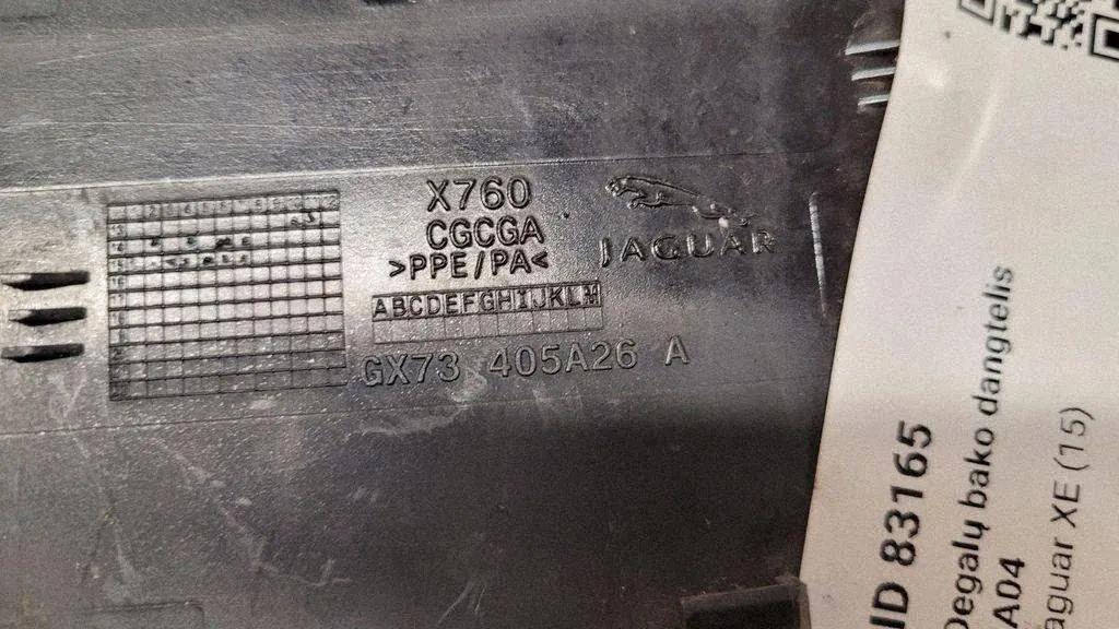 Polttoainetankin luukku Jaguar XE GX73405A26A