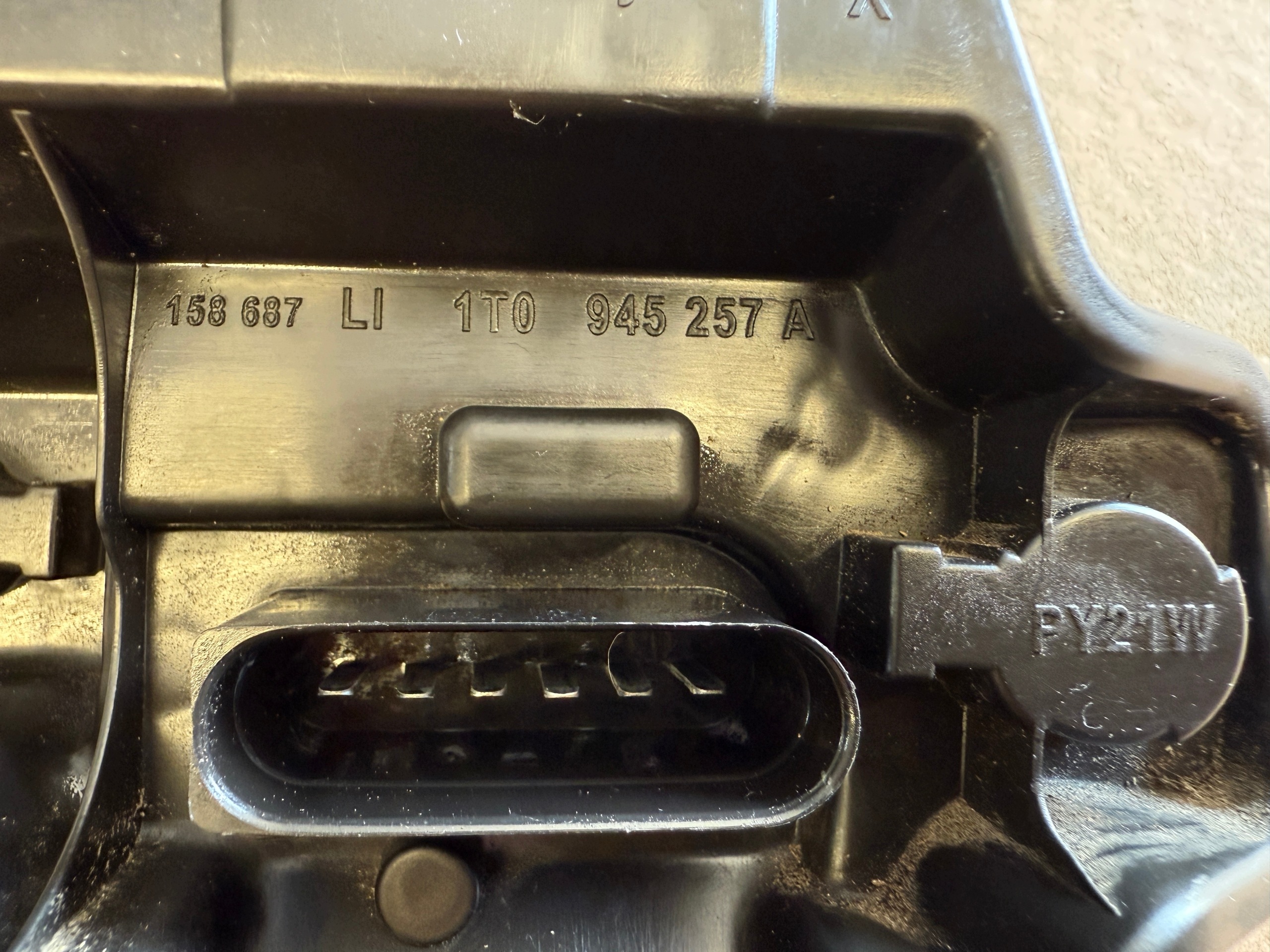 VW Touran I Rückleuchte rechts 1T0945257A image 3