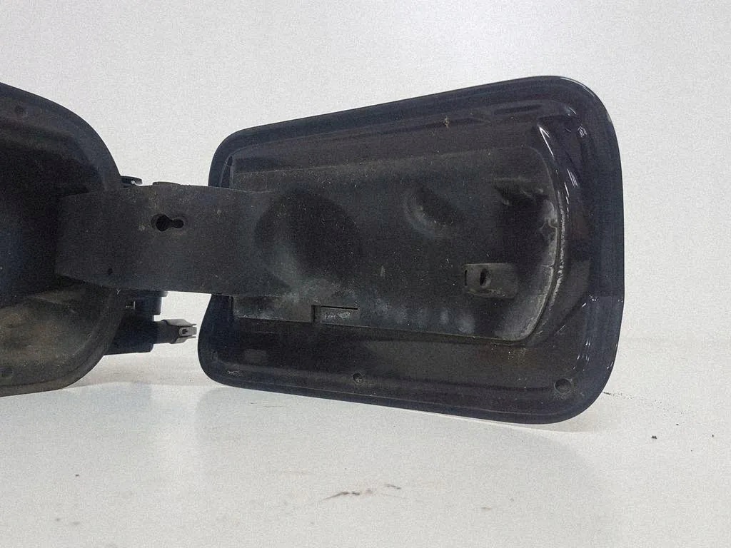 Polttoainesäiliön luukku BMW F31 511772388903