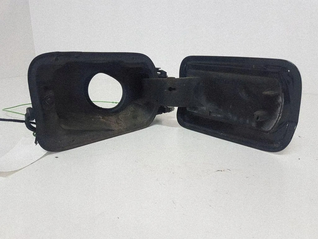 Polttoainesäiliön luukku BMW F31 511772388903 image 3