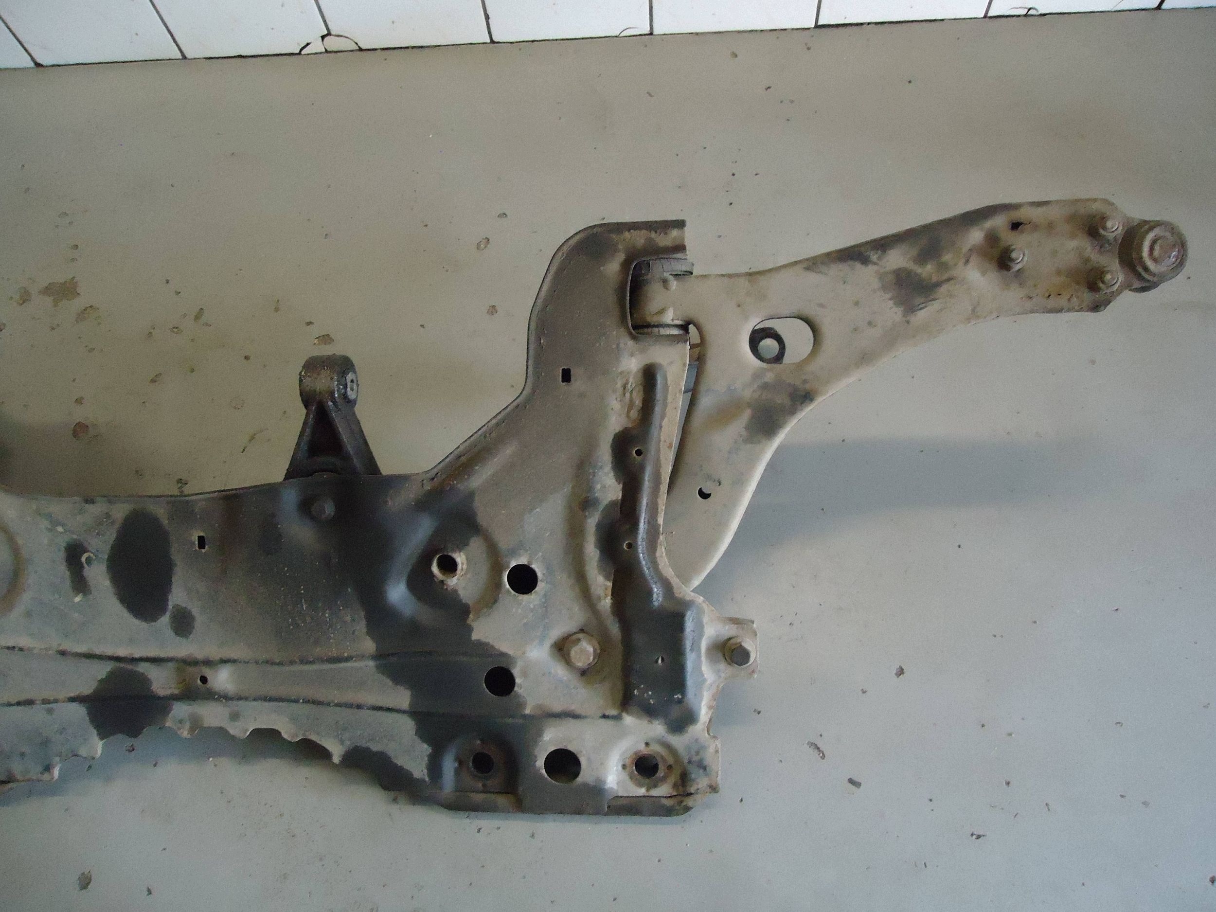 Ford Focus MK1 2003 1.6 Zetec-SE subframe front image 5
