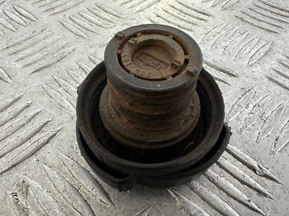 BMW 5 E34 Expansievat Dop Gebruikt image 9