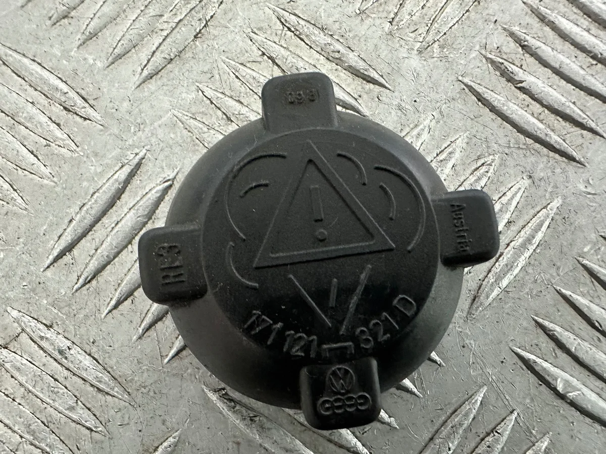 VW Golf II Audi A6 C4 Ausgleichsbehälter Deckel image 6