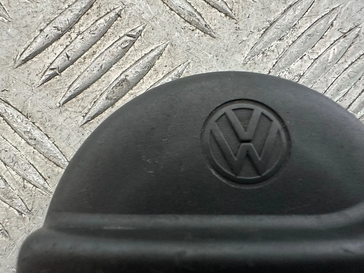 VW Golf III Ausgleichsbehälter Deckel 357121321C image 3
