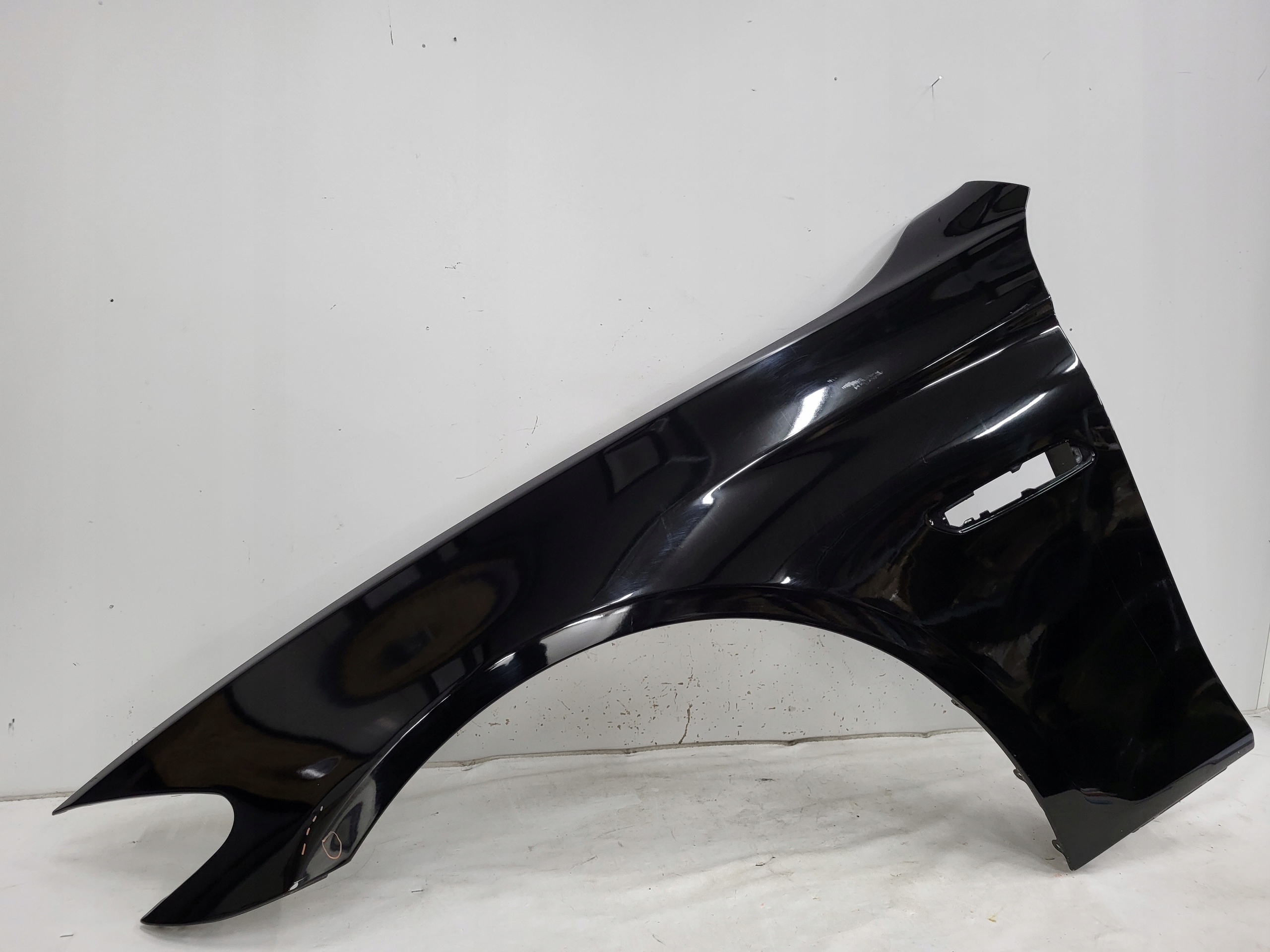 Parafango anteriore sinistro BMW 5 F10 F11
