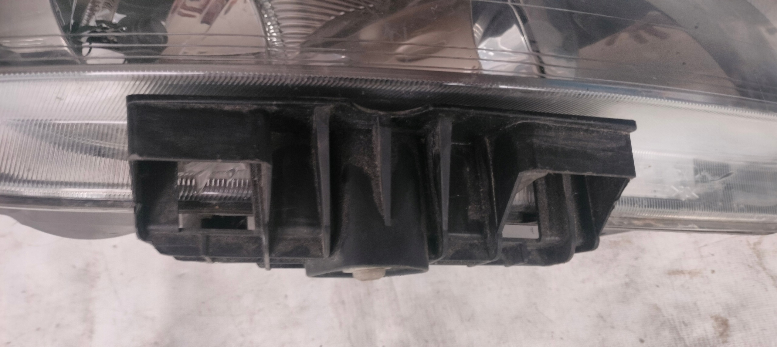 Fiat Linea etuvalo oikea