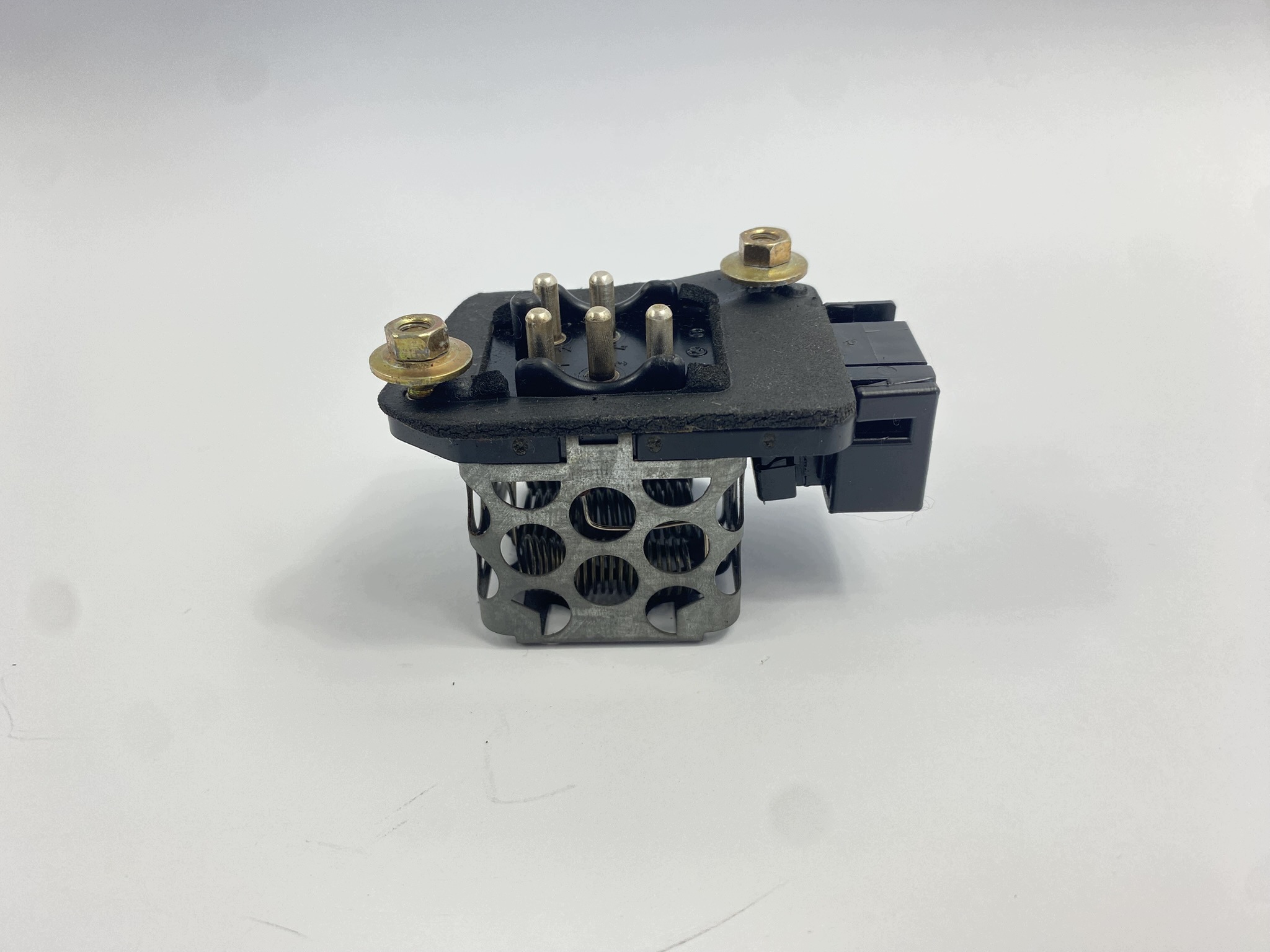 Vastus puhaltimelle Mercedes 124 W201 image 8