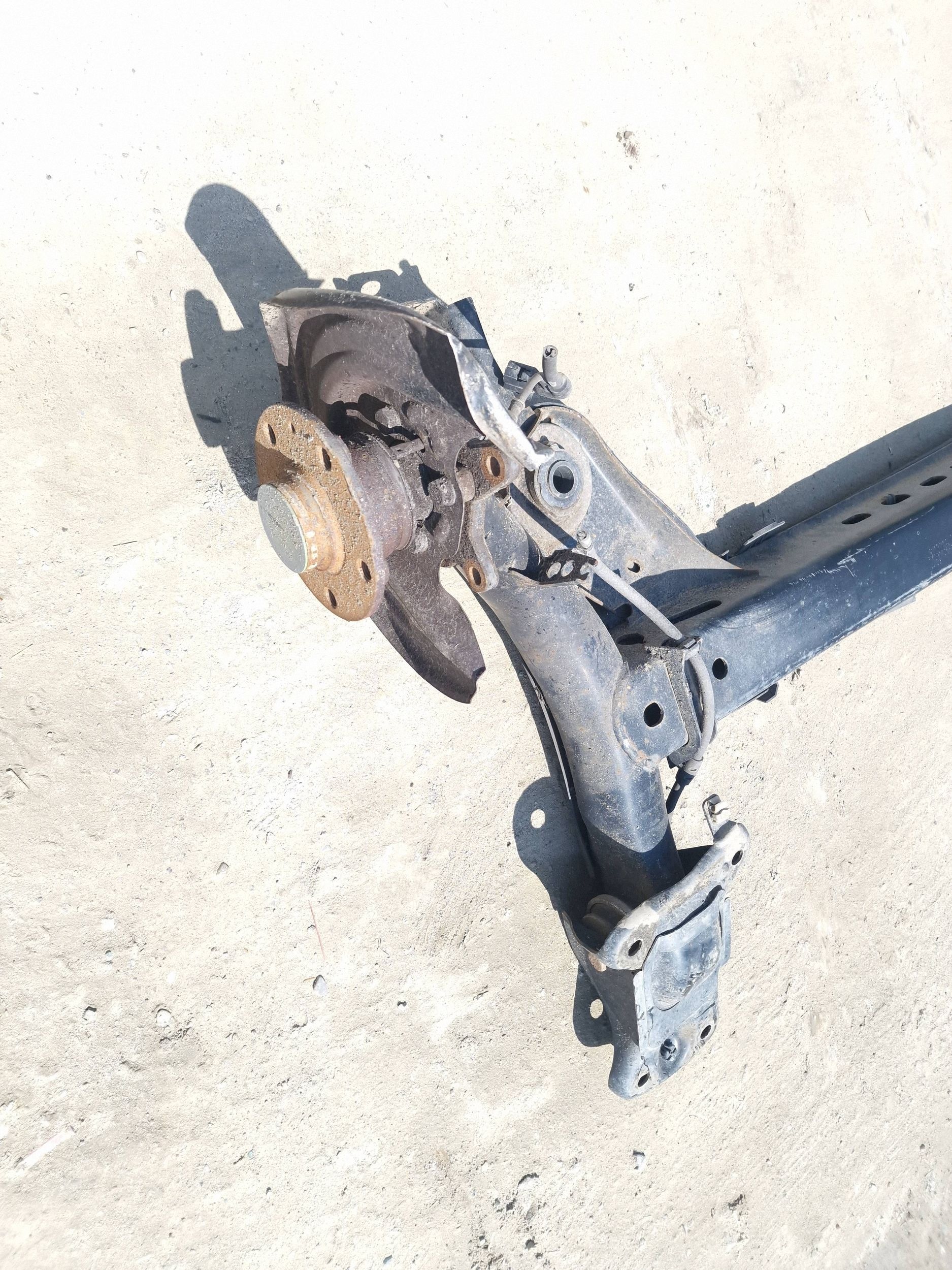 Viga Suspensão Eixo Traseiro Audi Q2 image 3