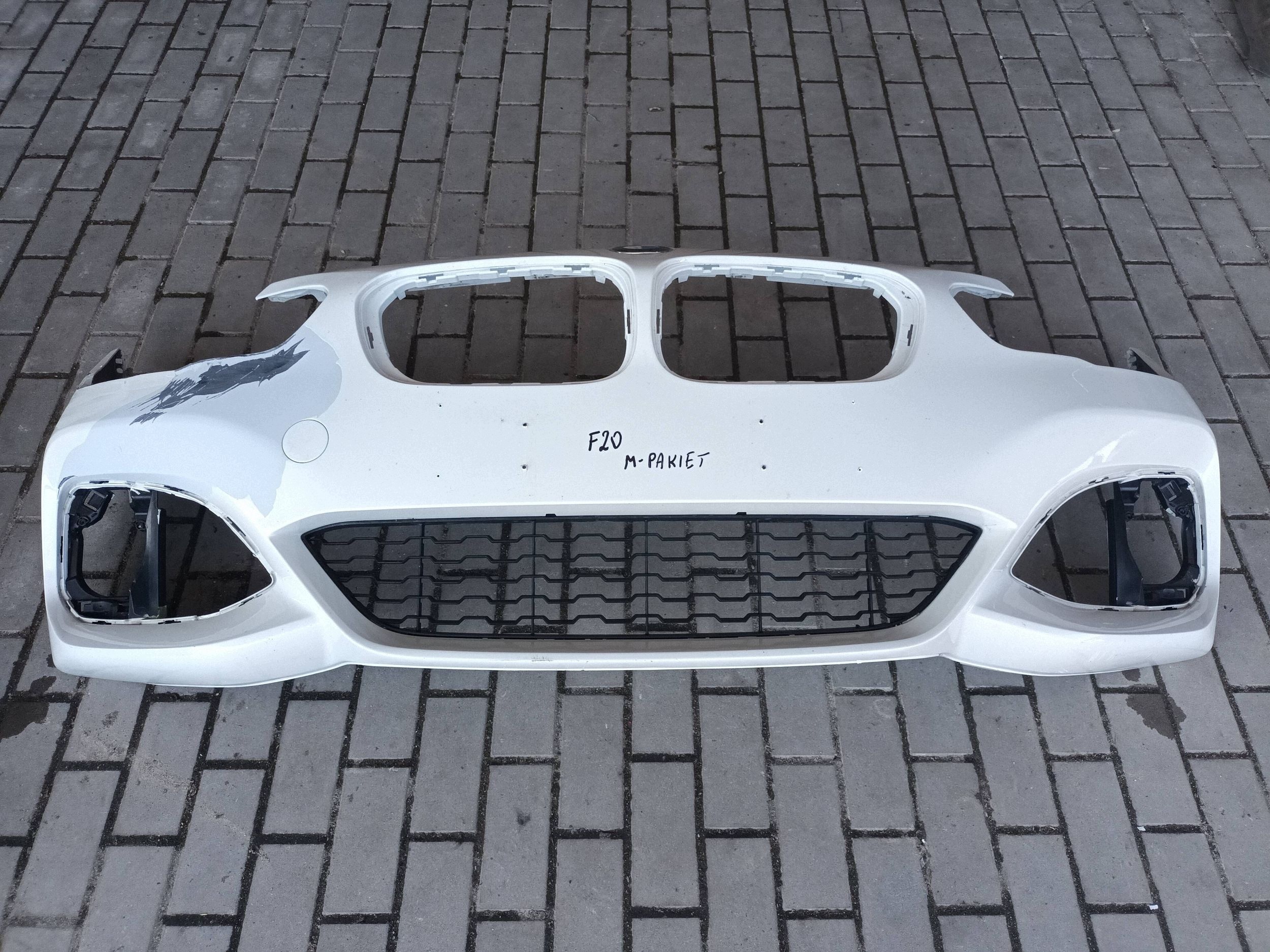 BMW 1 F20 F21 LCI Frontstoßstange M-Paket ohne PDC-Löcher und Scheinwerferreinigungsdüsen image 2