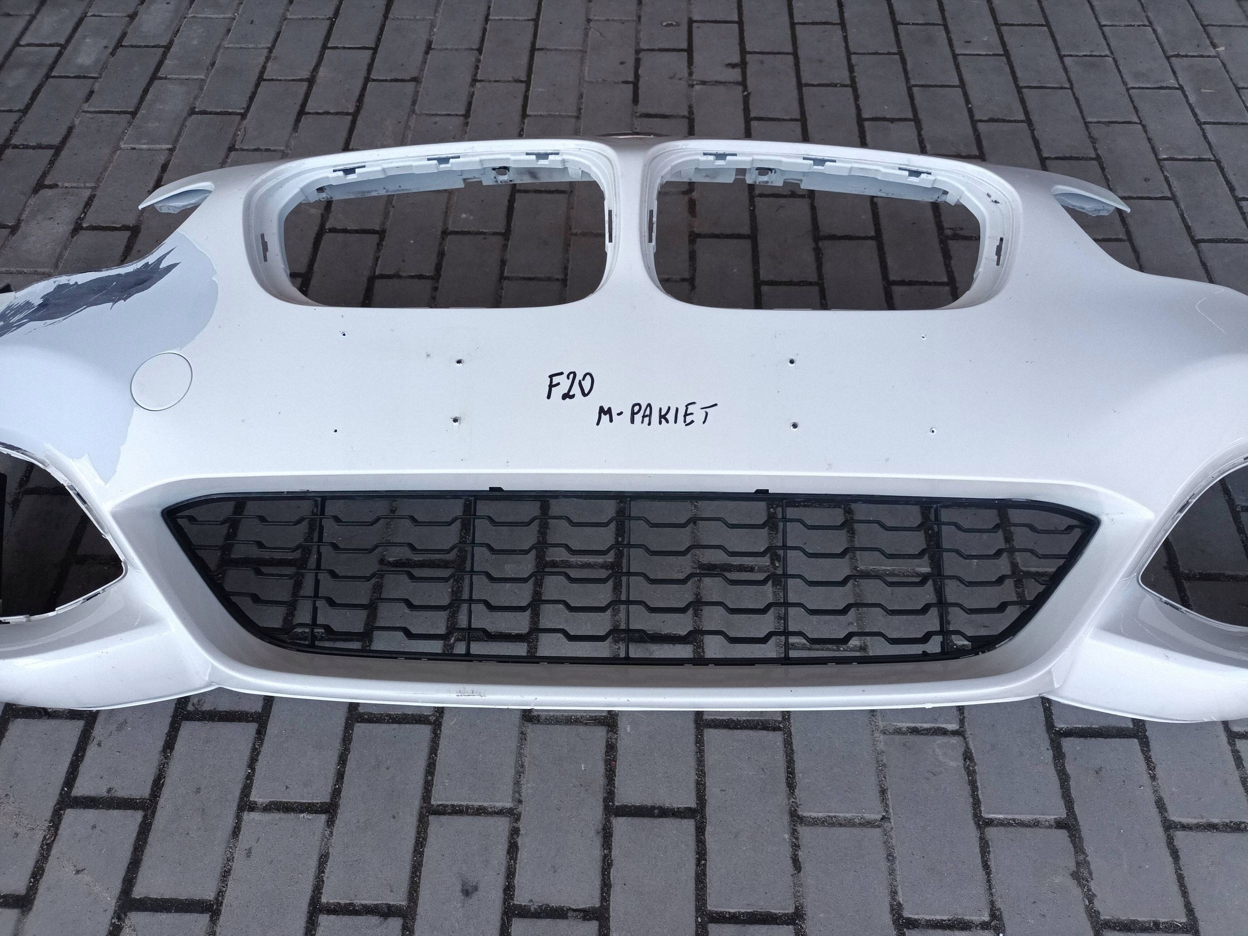 BMW 1 F20 F21 LCI Frontstoßstange M-Paket ohne PDC-Löcher und Scheinwerferreinigungsdüsen image 3