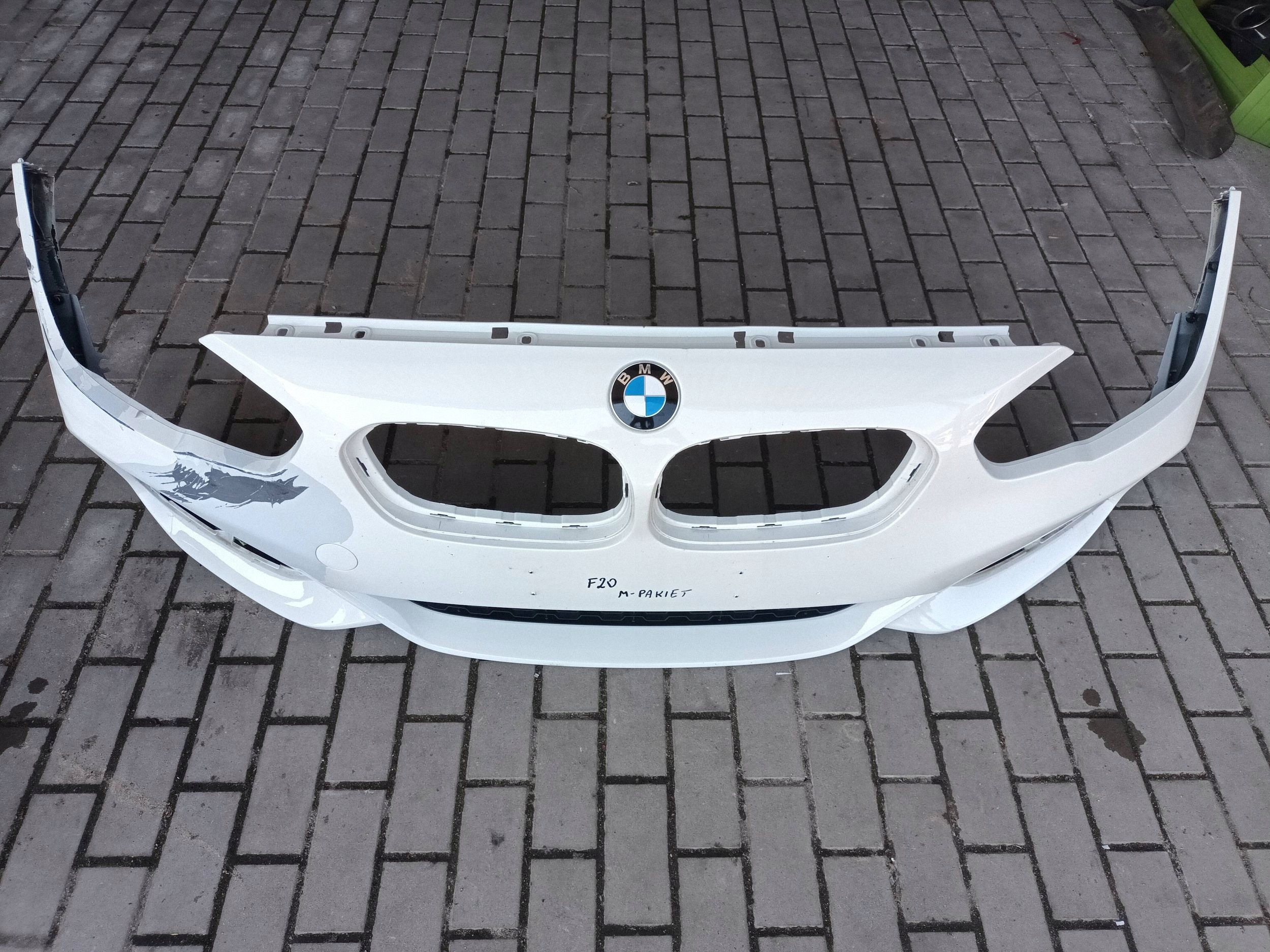 BMW 1 F20 F21 LCI Frontstoßstange M-Paket ohne PDC-Löcher und Scheinwerferreinigungsdüsen image 7