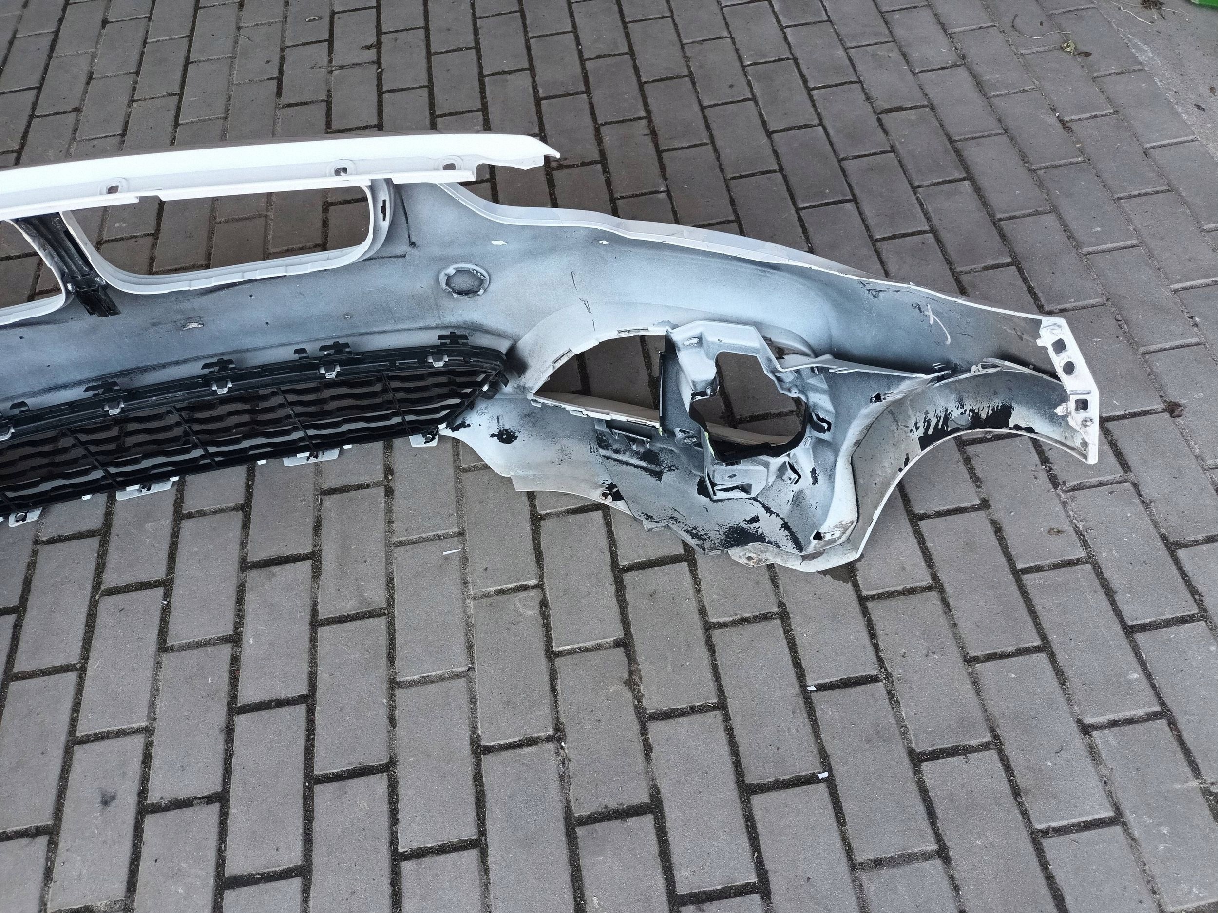 BMW 1 F20 F21 LCI Frontstoßstange M-Paket ohne PDC-Löcher und Scheinwerferreinigungsdüsen image 8