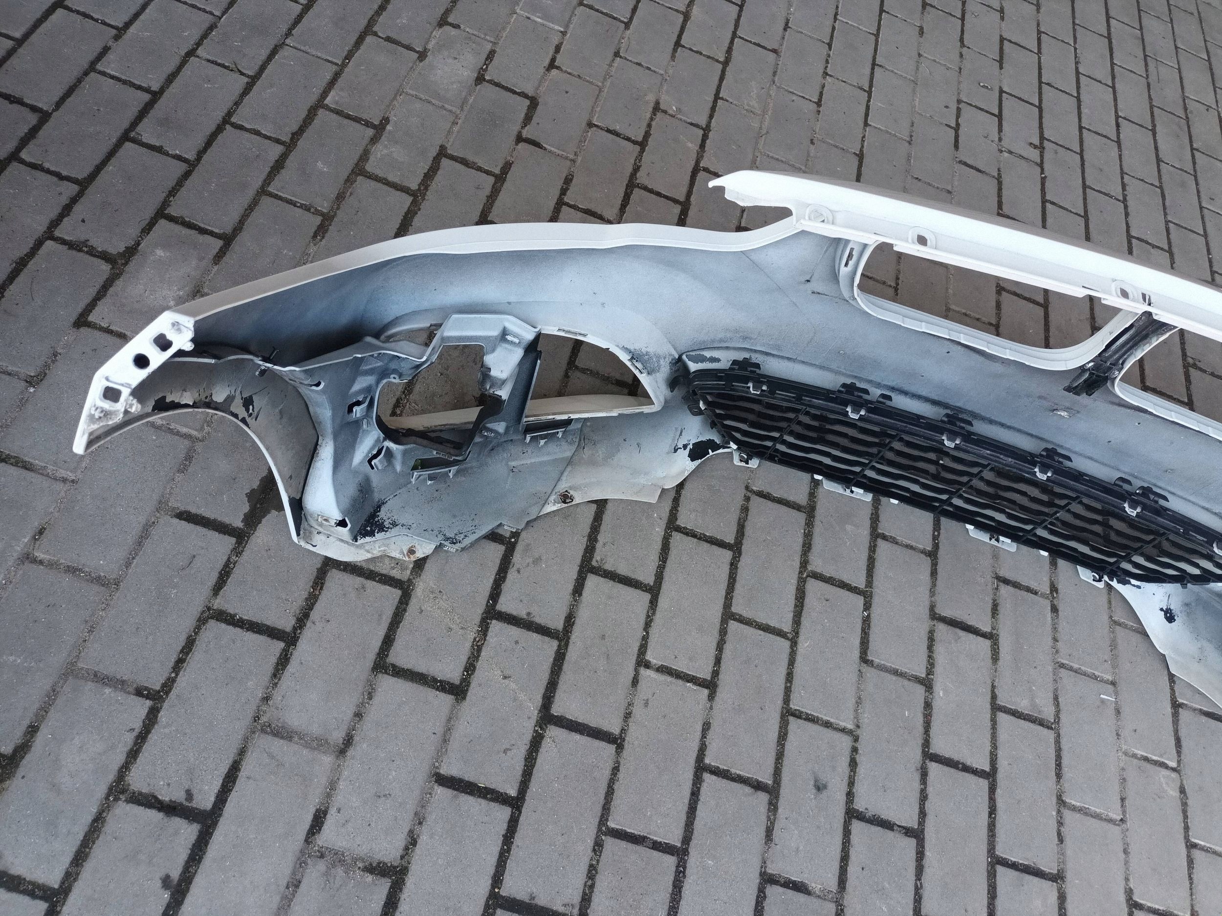 BMW 1 F20 F21 LCI Frontstoßstange M-Paket ohne PDC-Löcher und Scheinwerferreinigungsdüsen image 9