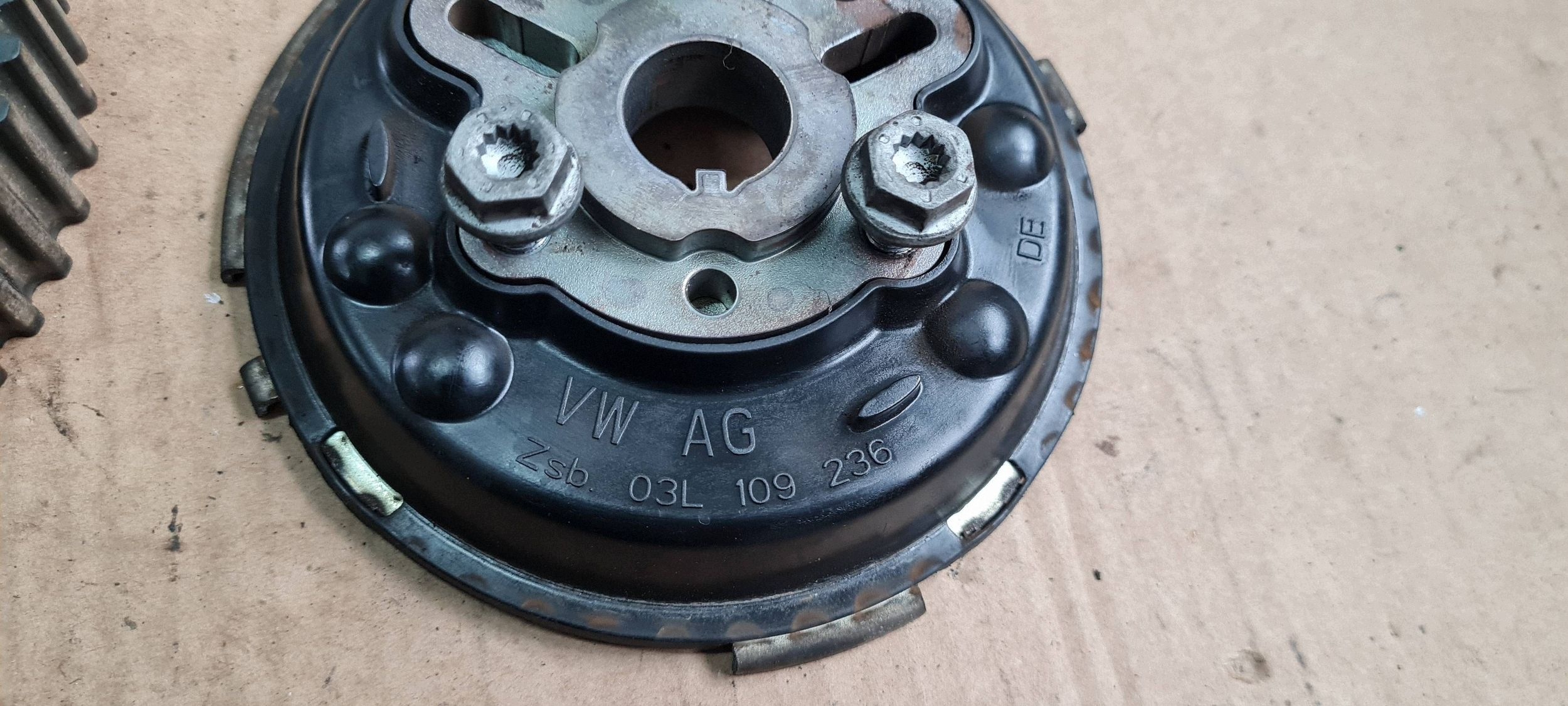 Hammaspyörä 2.0 TDI Q5 8R 03L109111
