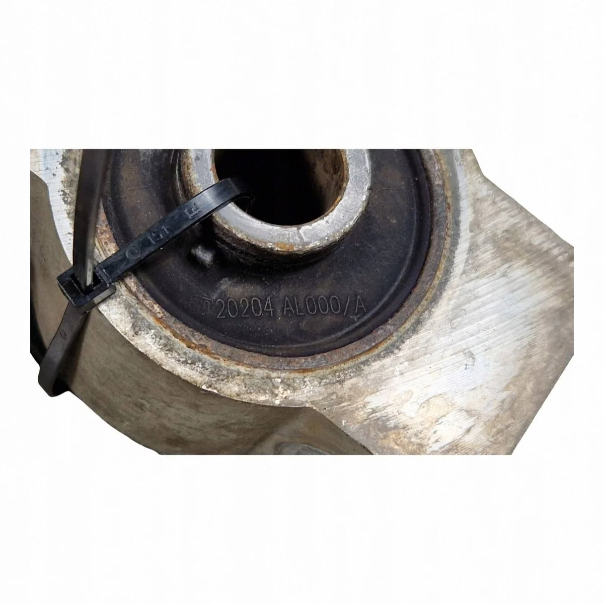 Bague de suspension avant droite Subaru Outback image 6