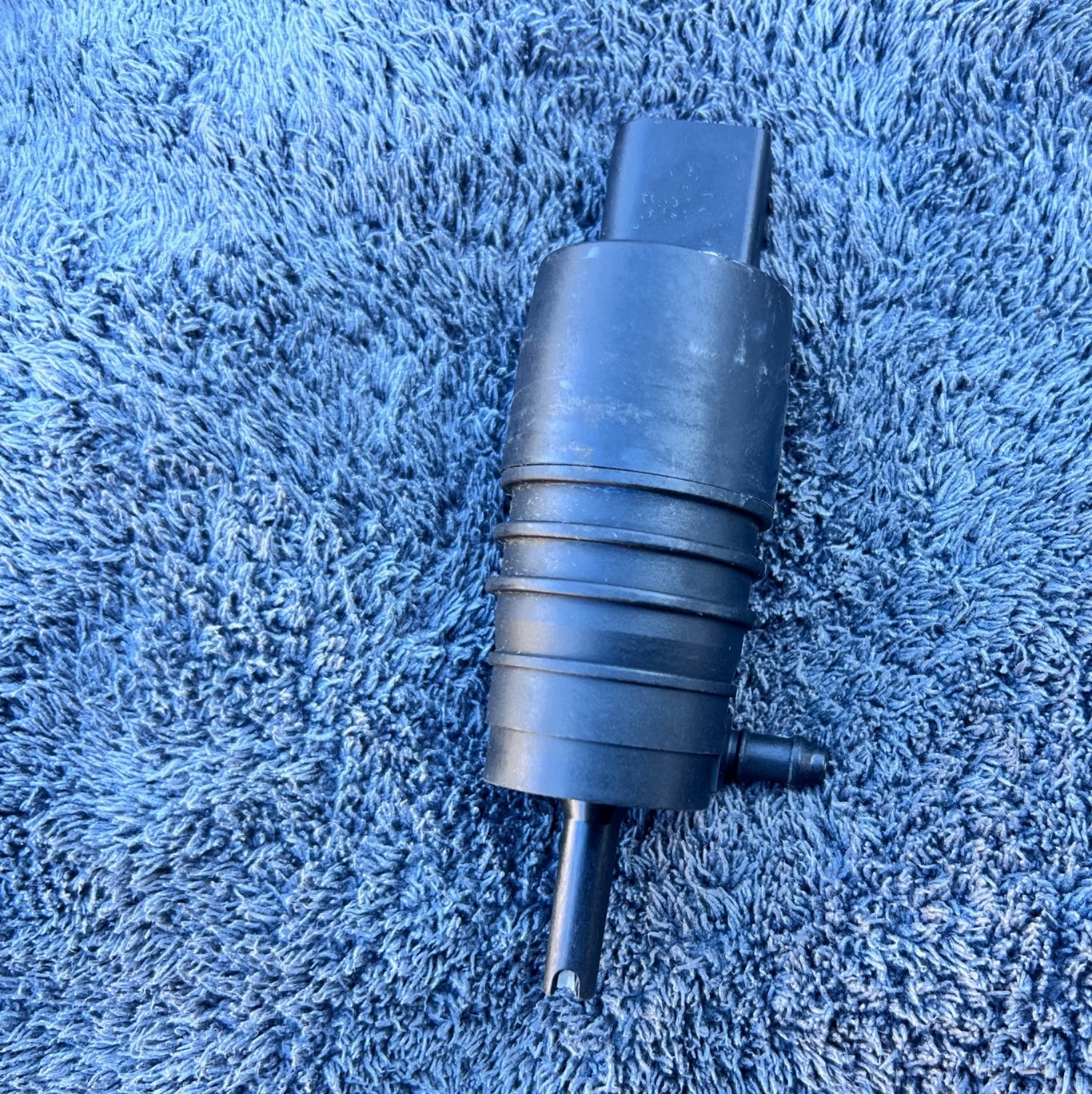 BMW X3 E83 Scheibenwaschpumpe 67128362154