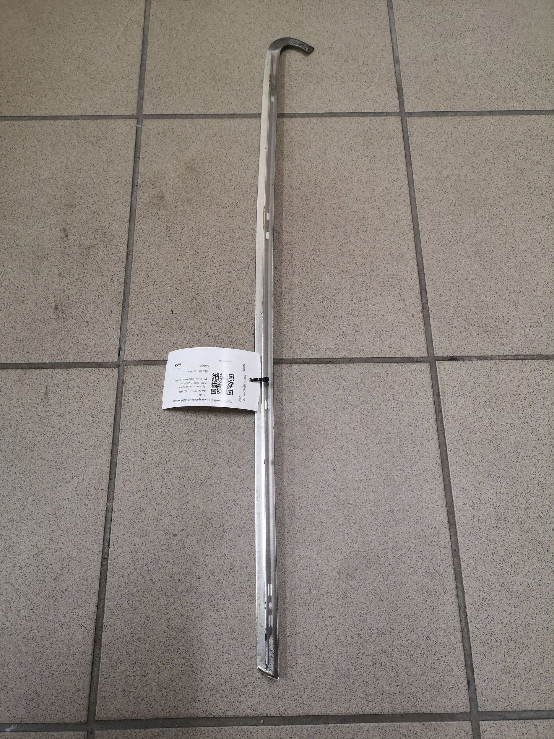 Audi A6 S6 C5 4B Sivulasin lista JUT9688