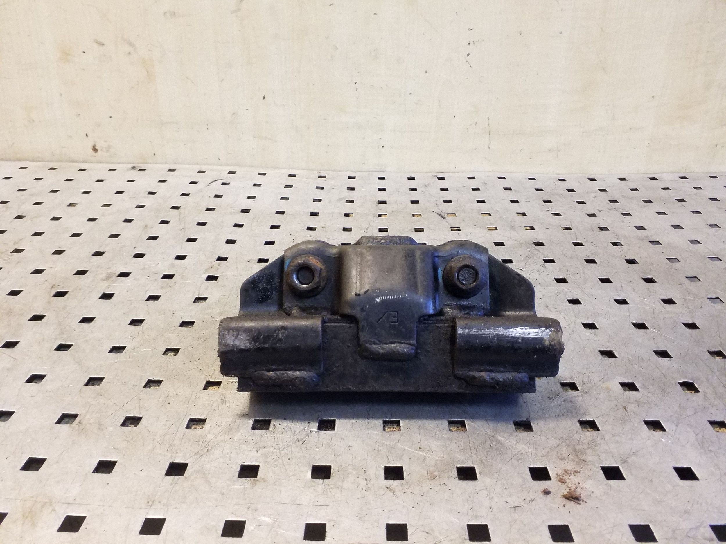 Subaru Outback Rear Differential Mount Used image 3