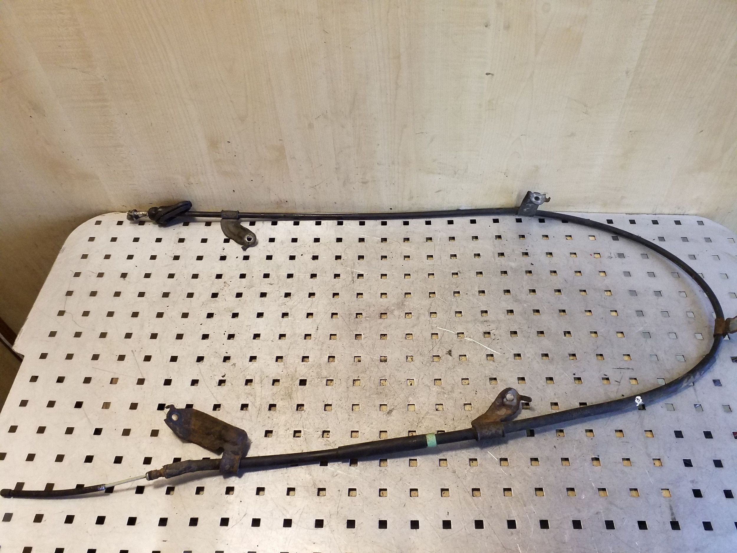 Subaru XV käsijarruvaijeri oikea takaosa