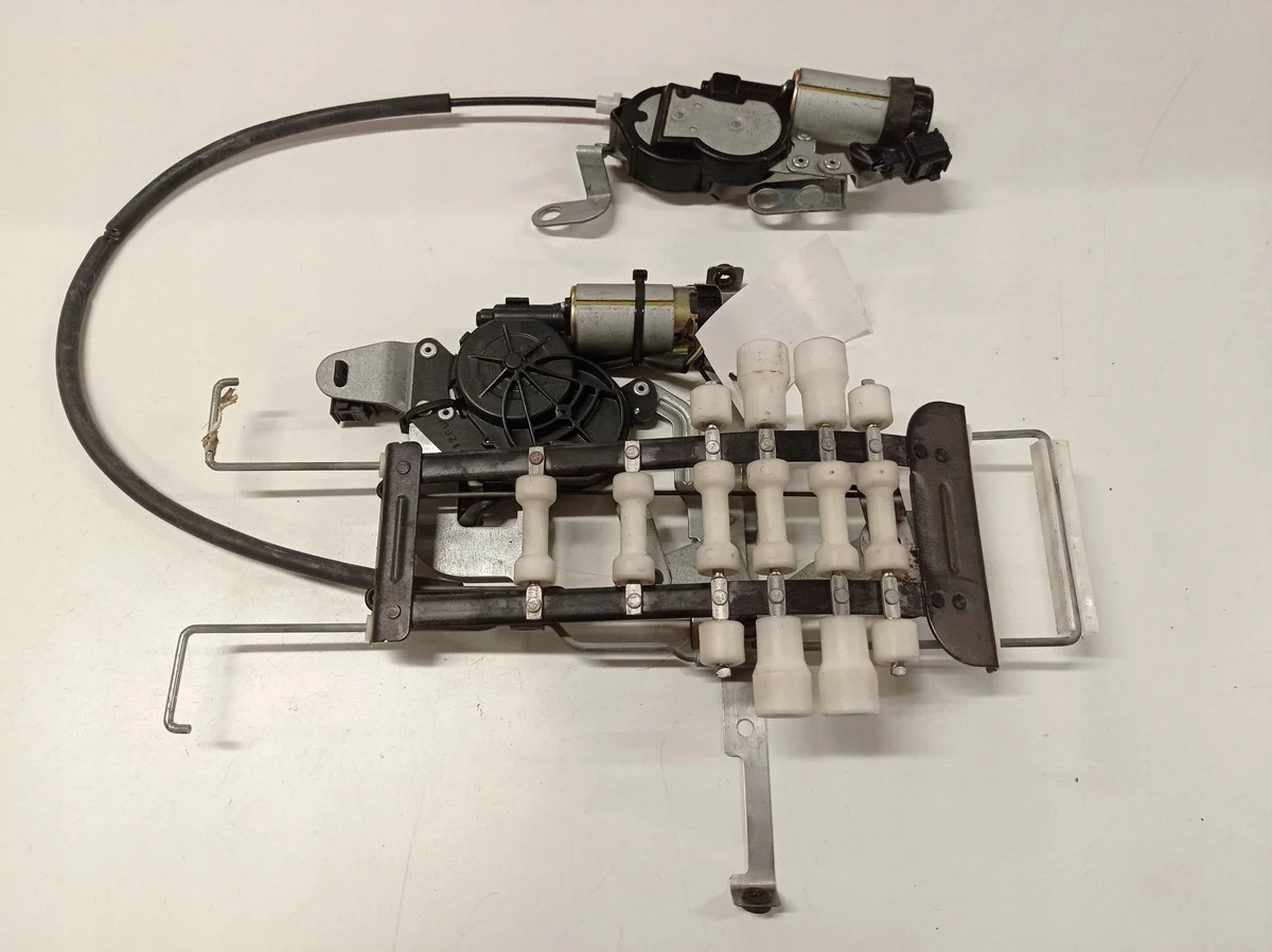 Moteur siège VW Phaeton Droit Arrière 8901611I