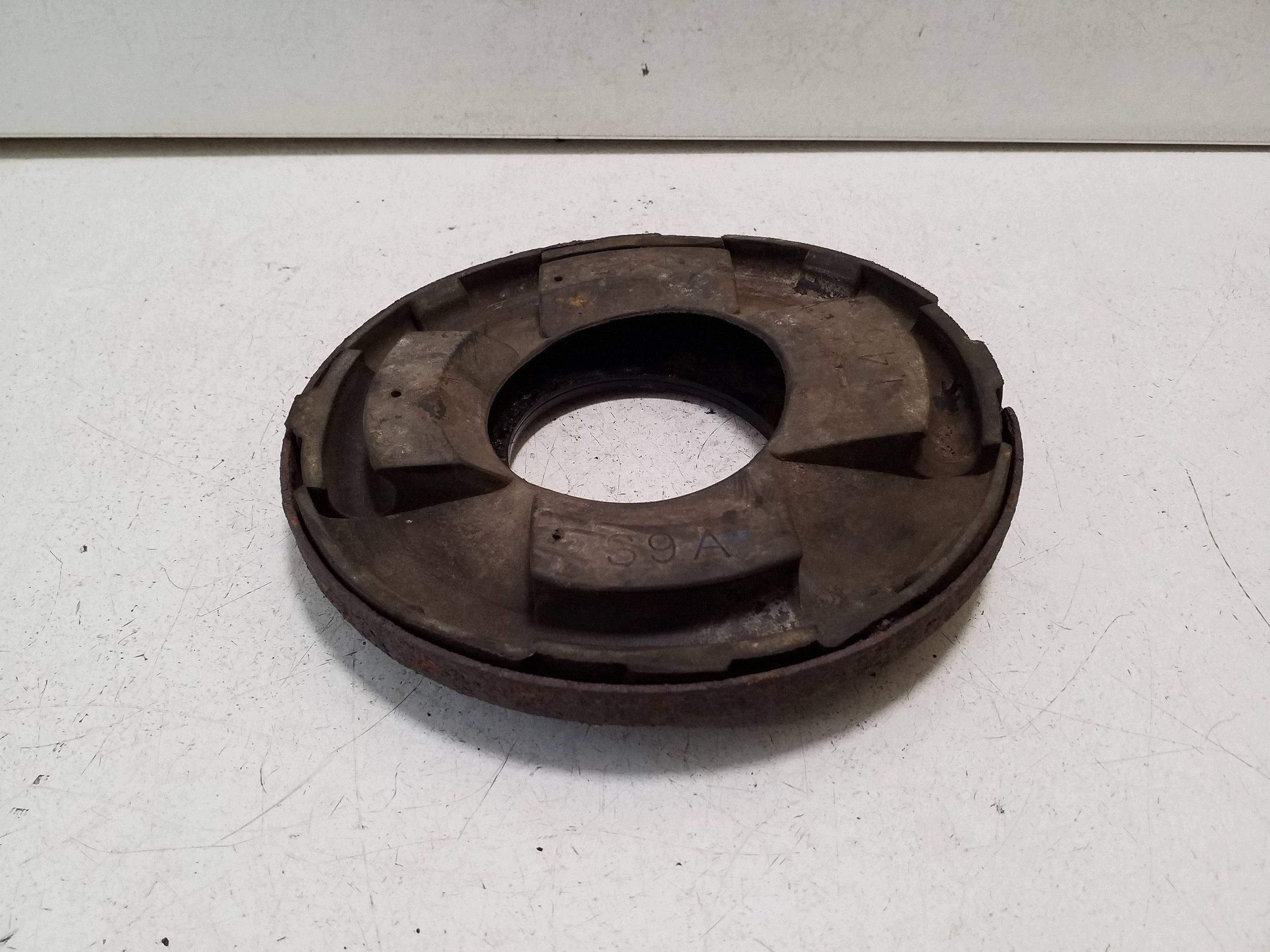 Support ressort avant gauche Honda CR-V image 3