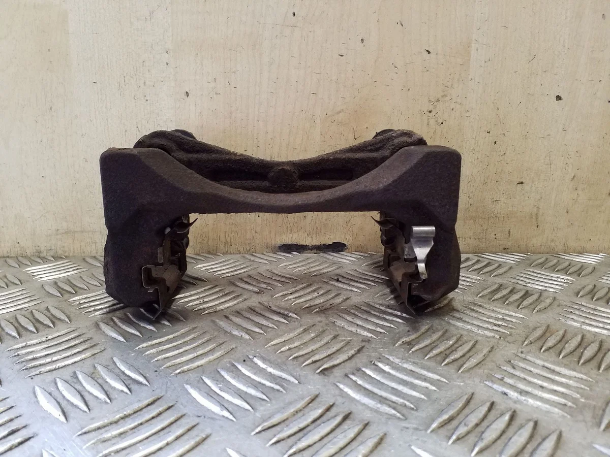Nissan Juke F15 Front Brake Caliper Bracket Right