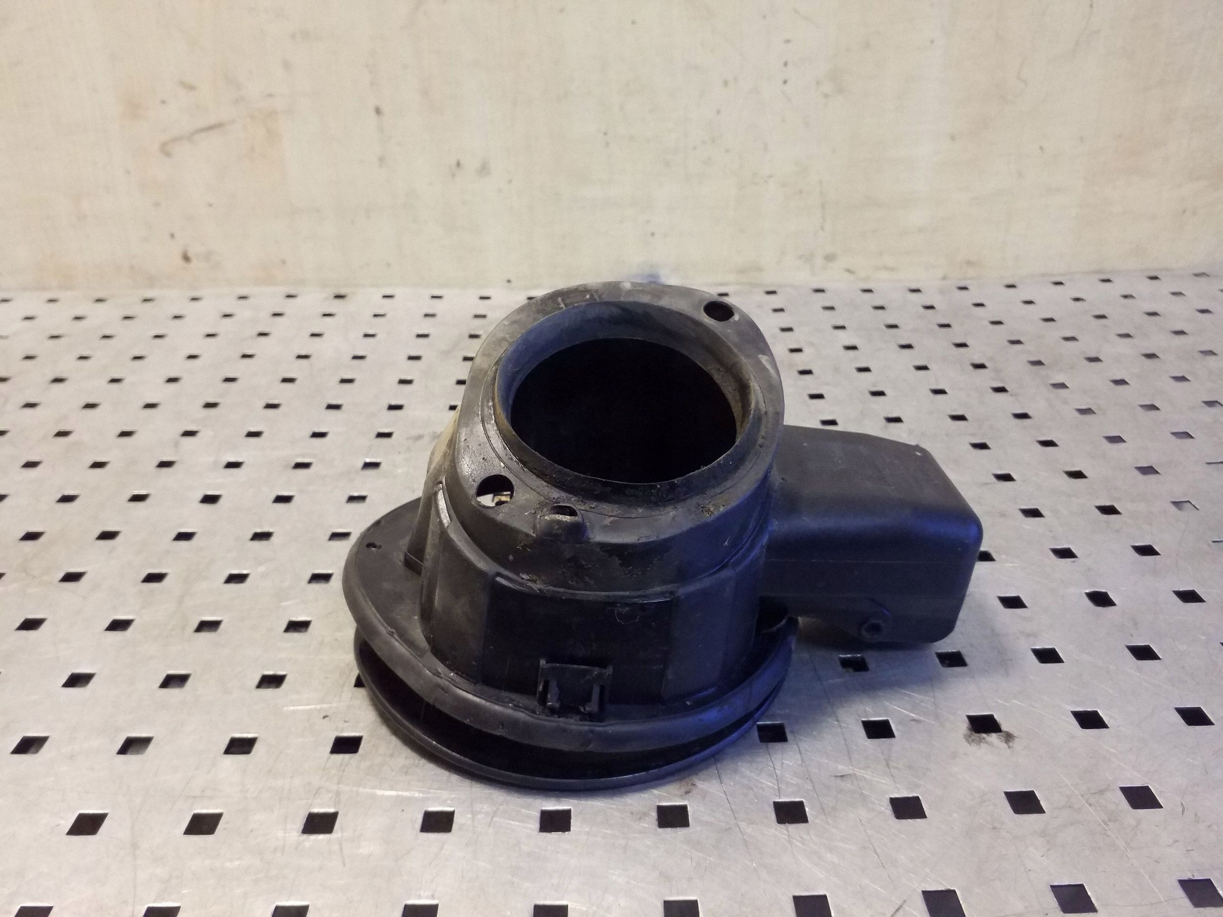 Klepje brandstoftank Kia Sorento 695132P000 image 4