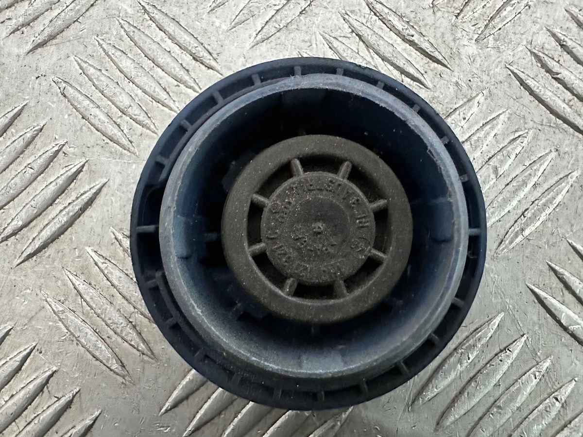 VW Ausgleichsbehälter Deckel 1H0121321C gebraucht image 8