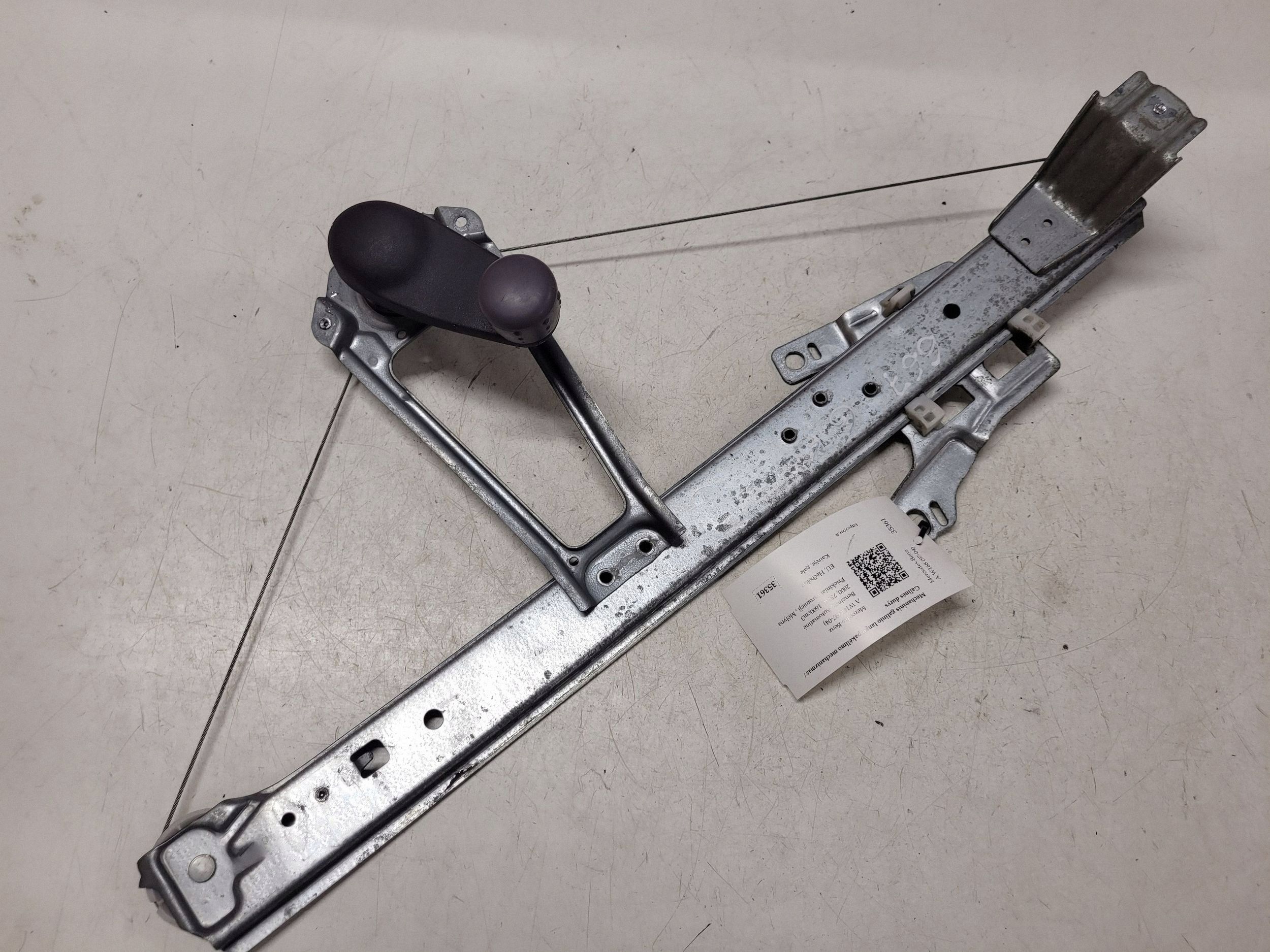 Mercedes-Benz A W168 Manual Window Regulator Rear image 2