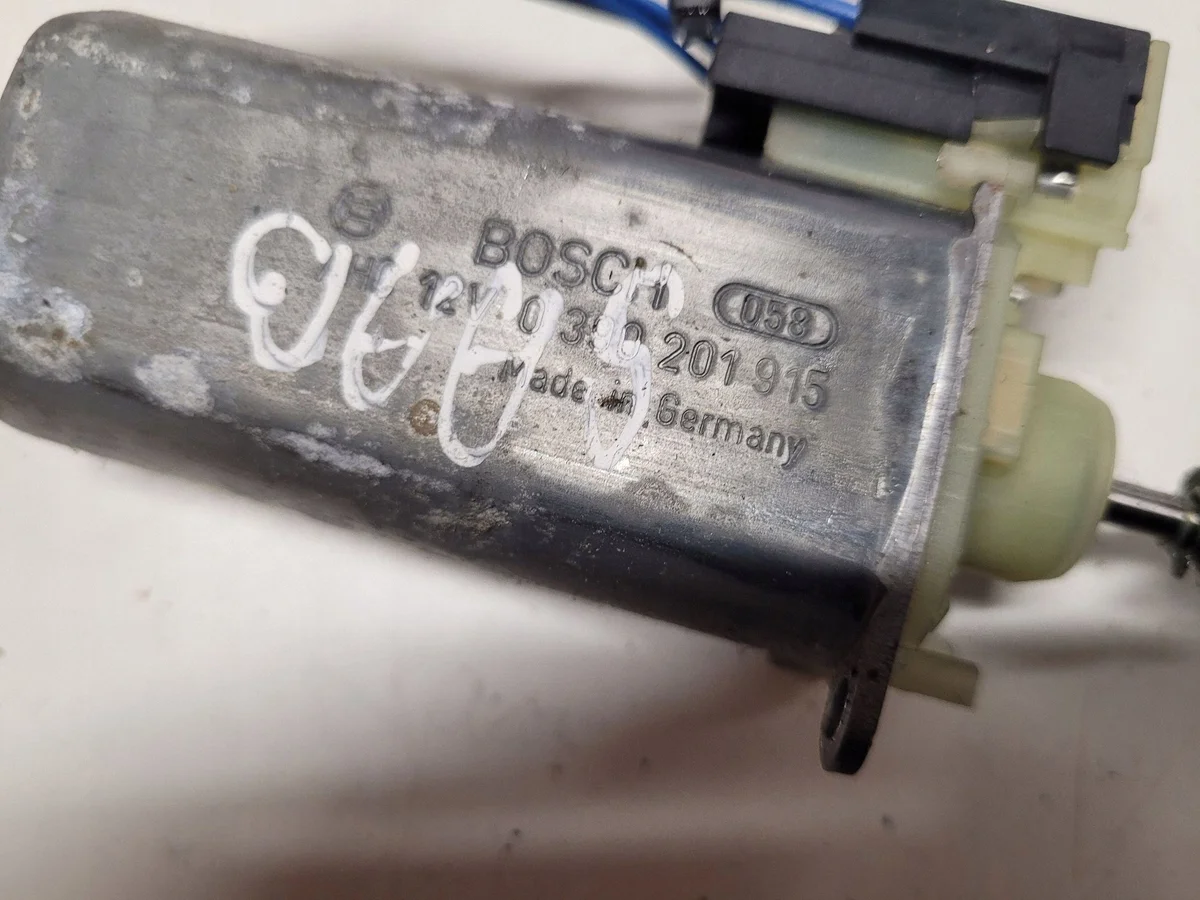 Moteur siège Saab 9-3 Ver2 OEM 0390201915 image 3