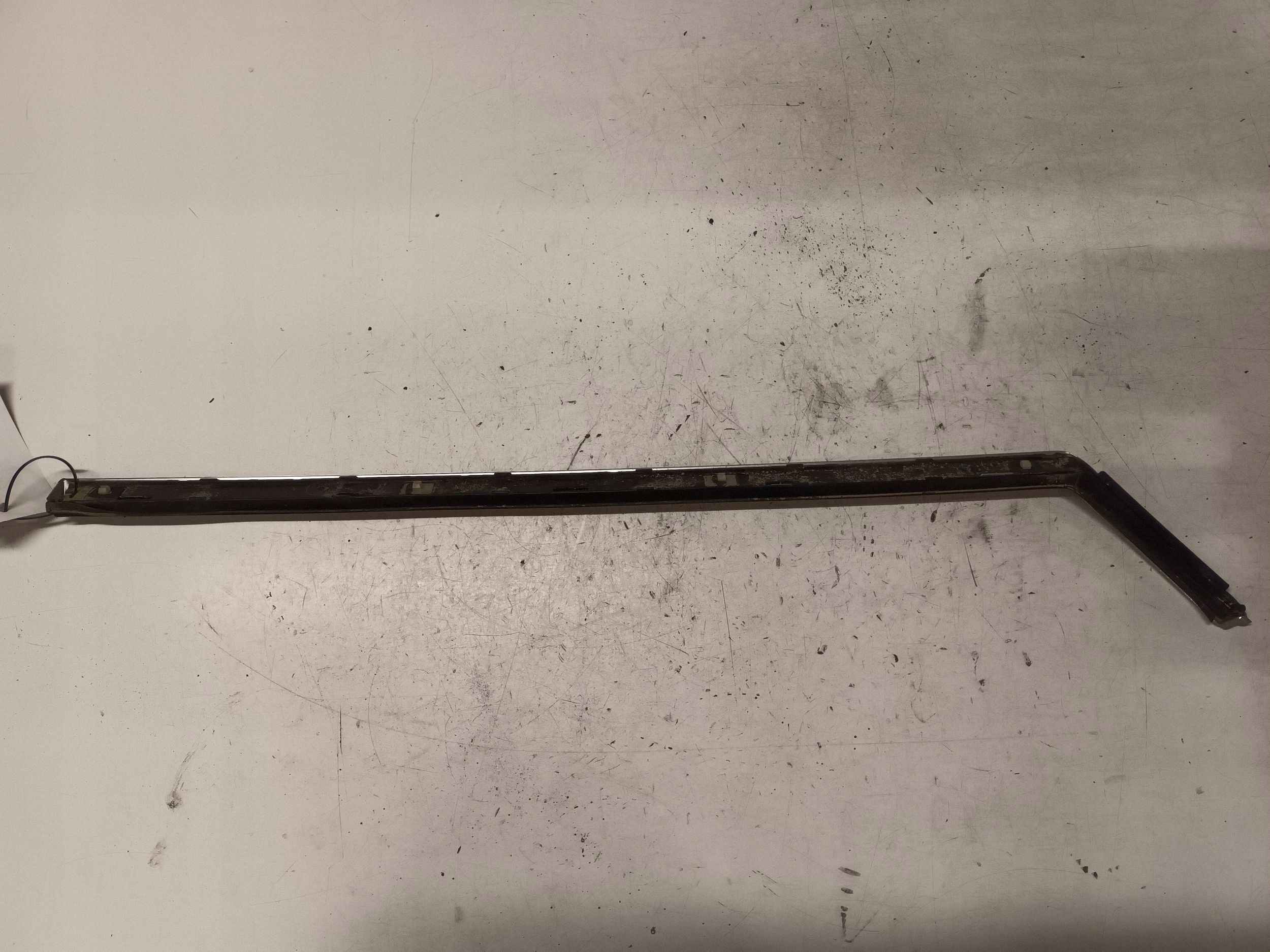 Liste vitre latérale Citroen C6 2006 OEM 9646289480 image 3