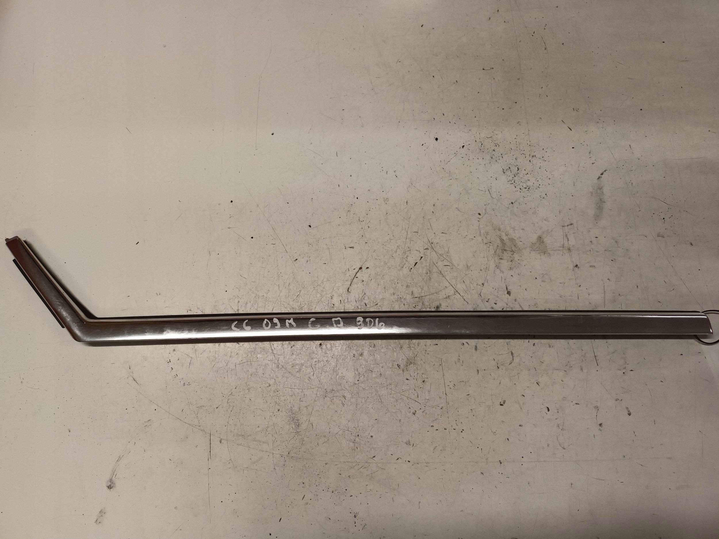 Liste vitre latérale Citroen C6 2008 9646289380 image 2
